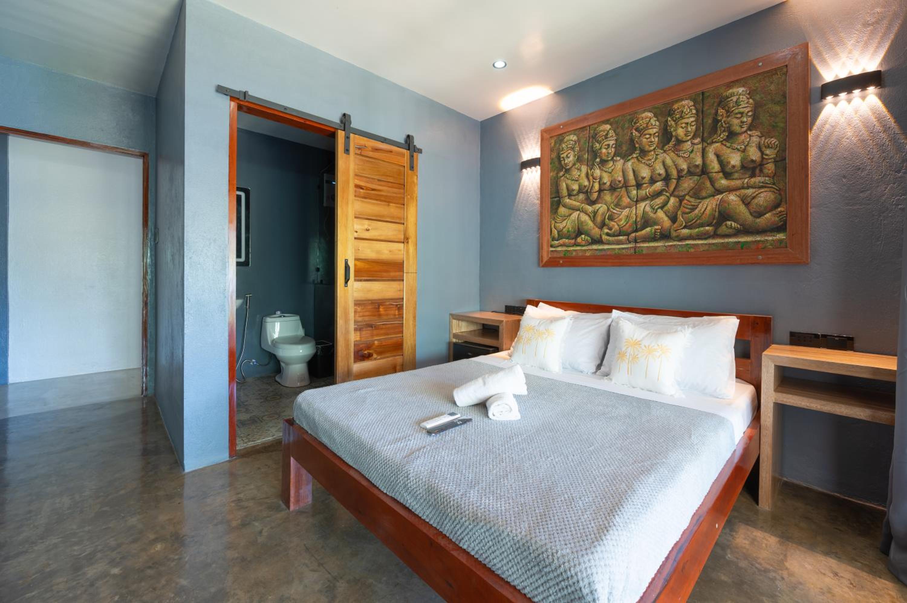Deluxe Double Room - Photo 16