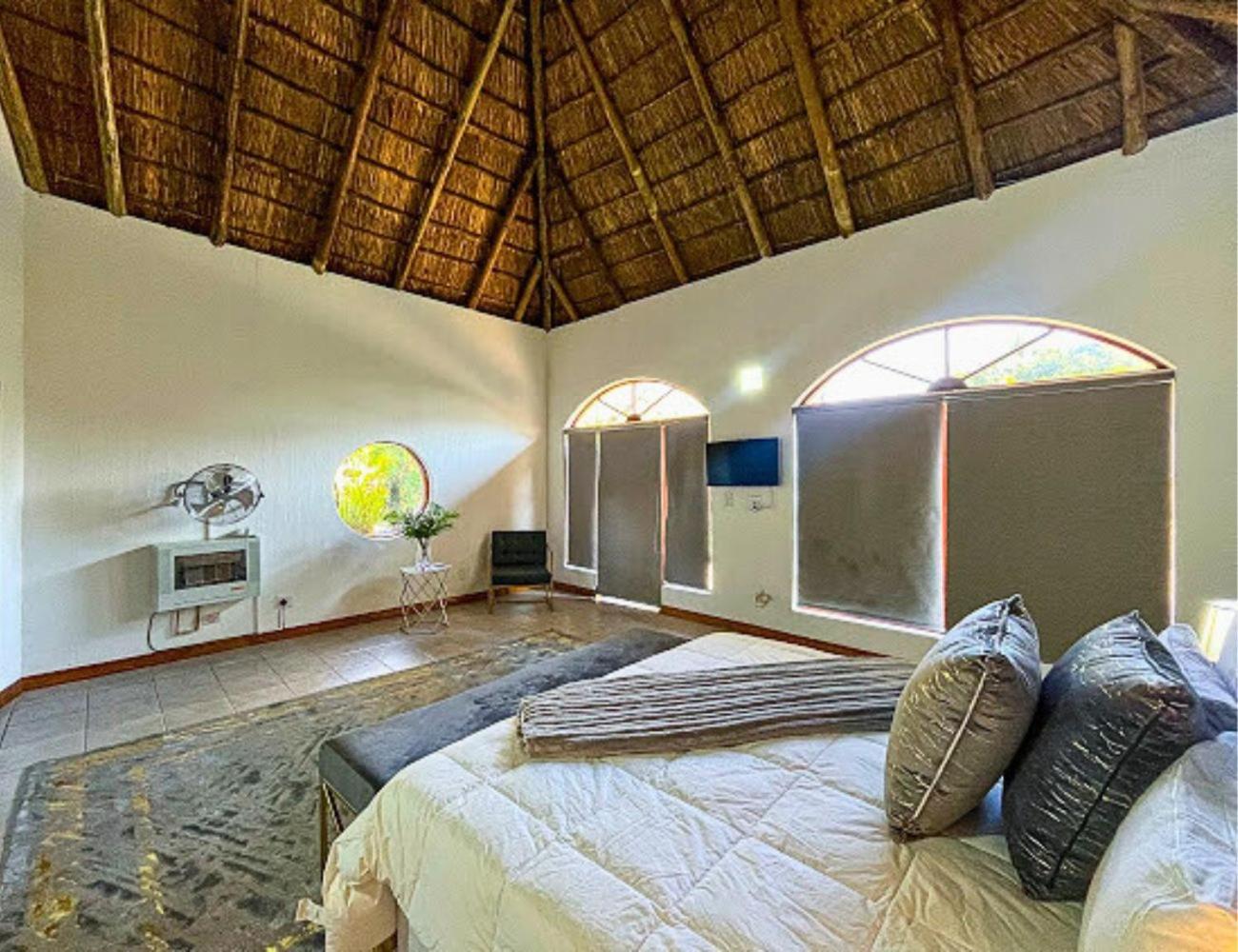 One-Bedroom House photo 3