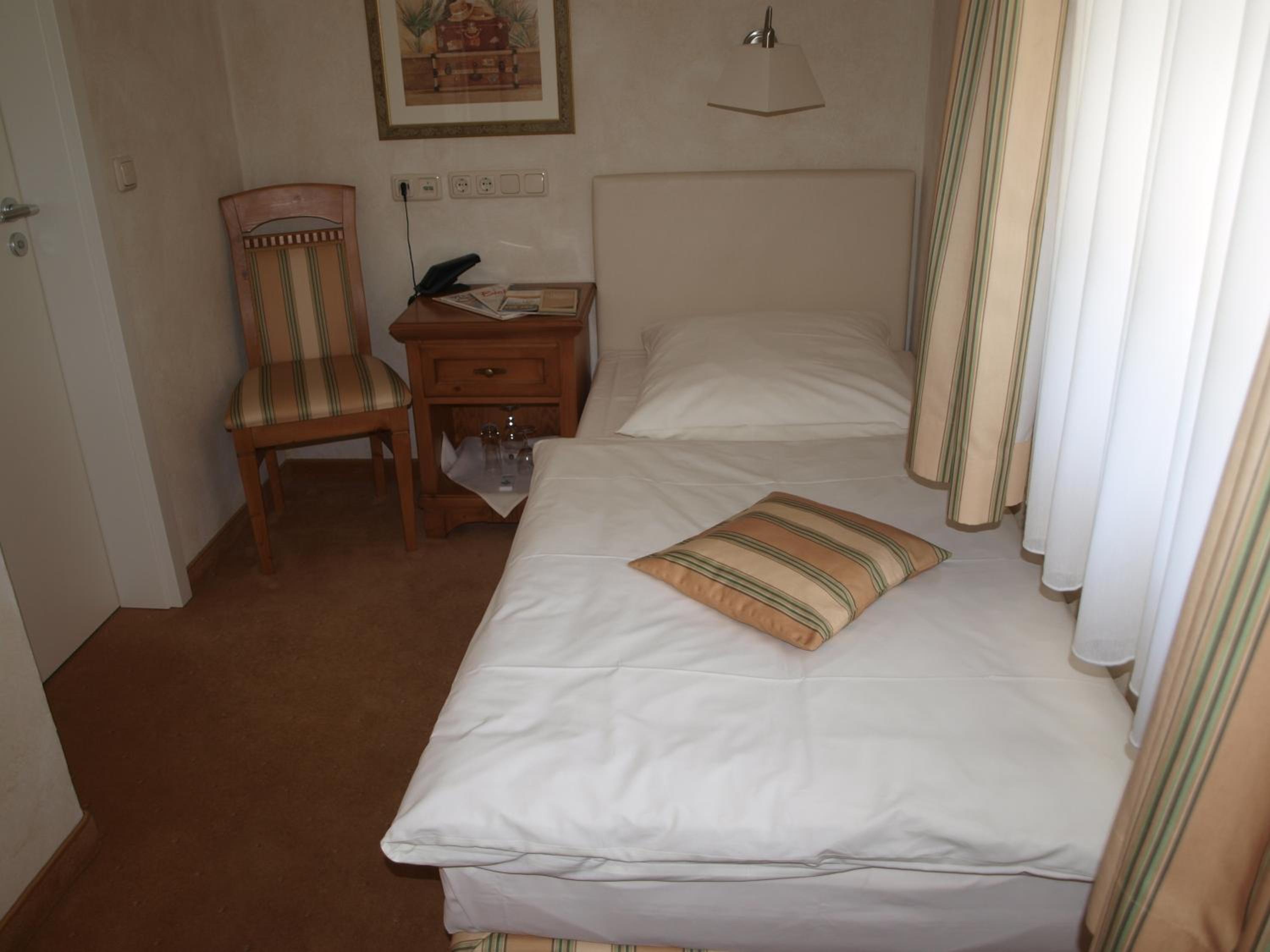 Single Room with Shower photo 3