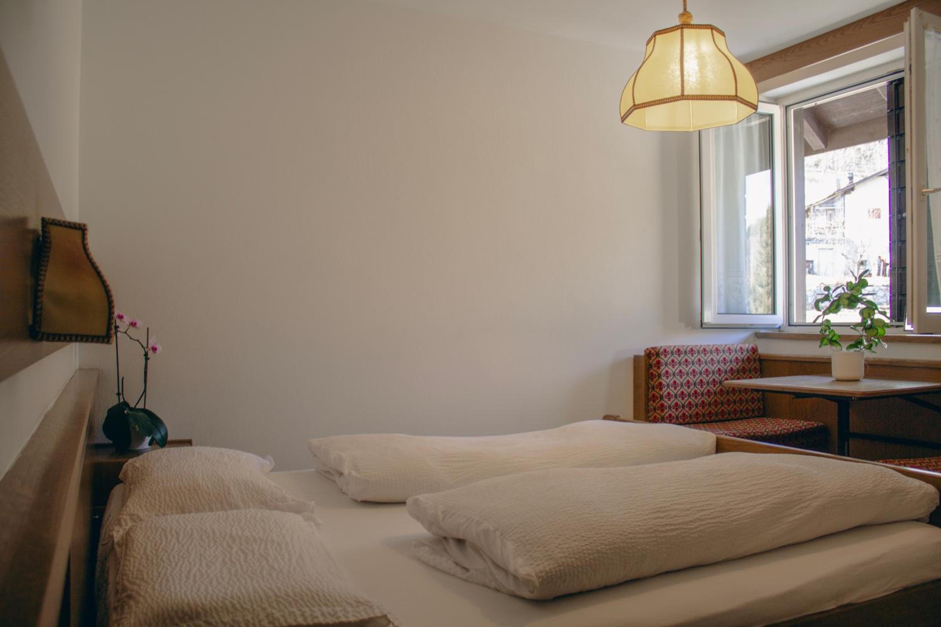 Deluxe Double Room (2 Adults + 1 Child)