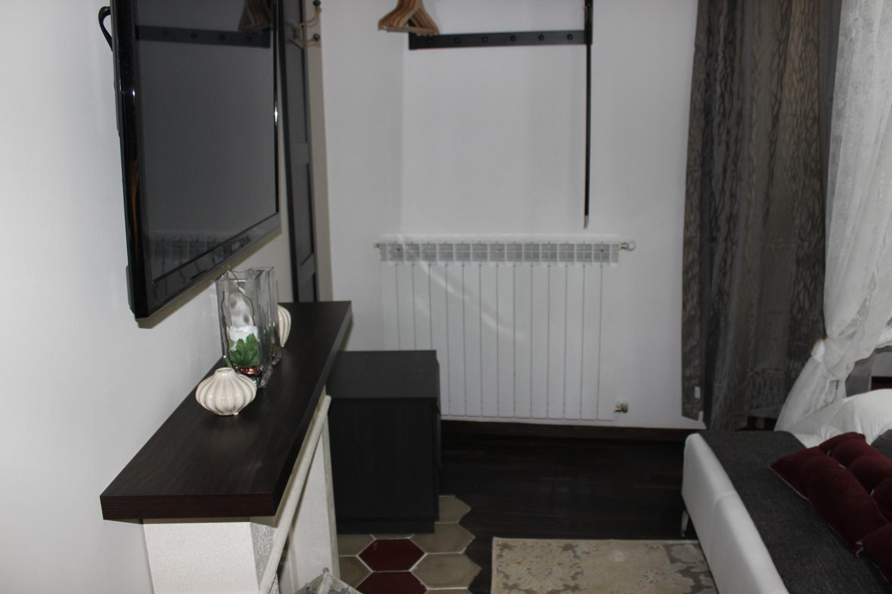 Apartment Black & White