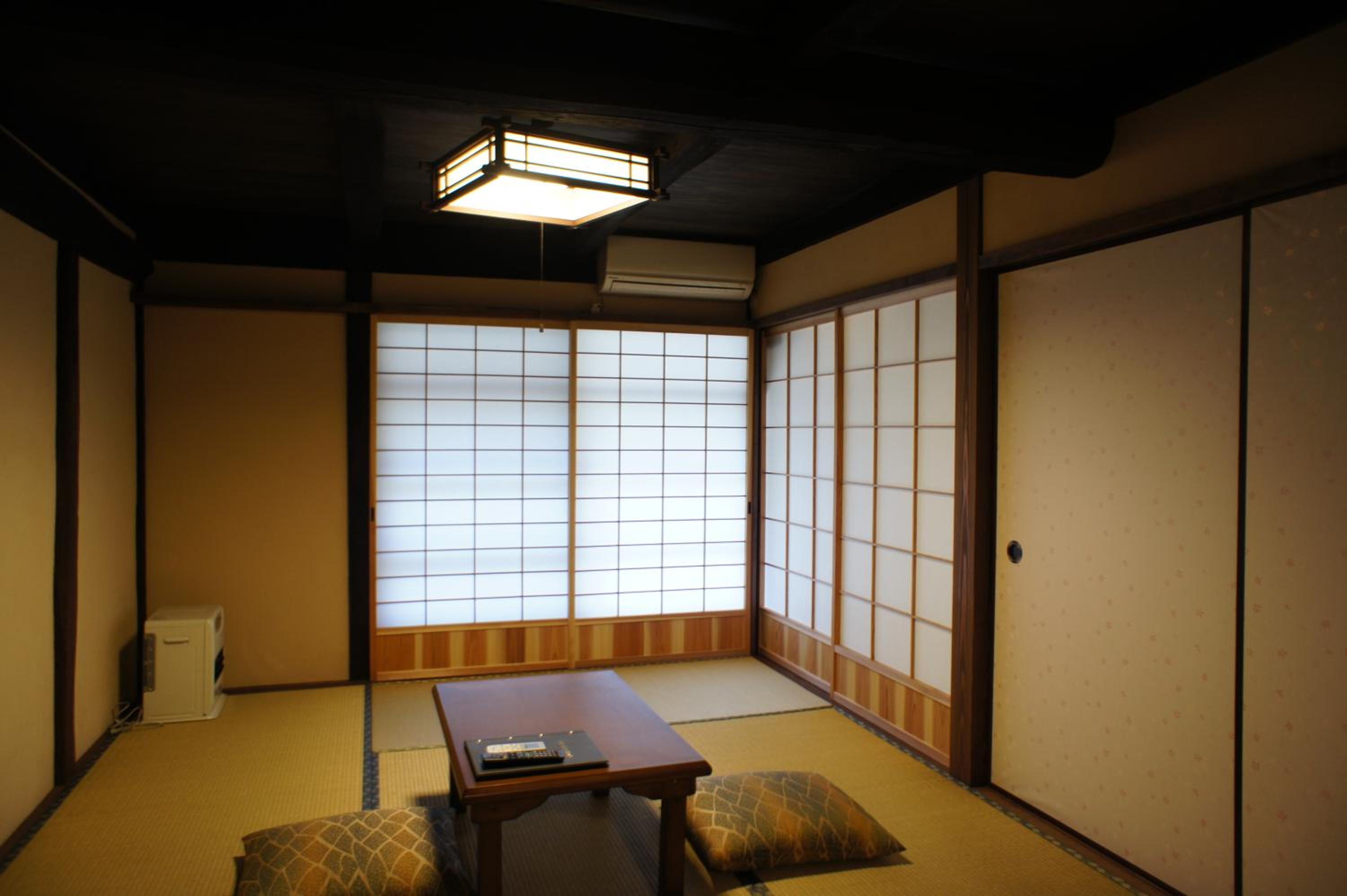 Japanese-Style Townhouse - Photo 3