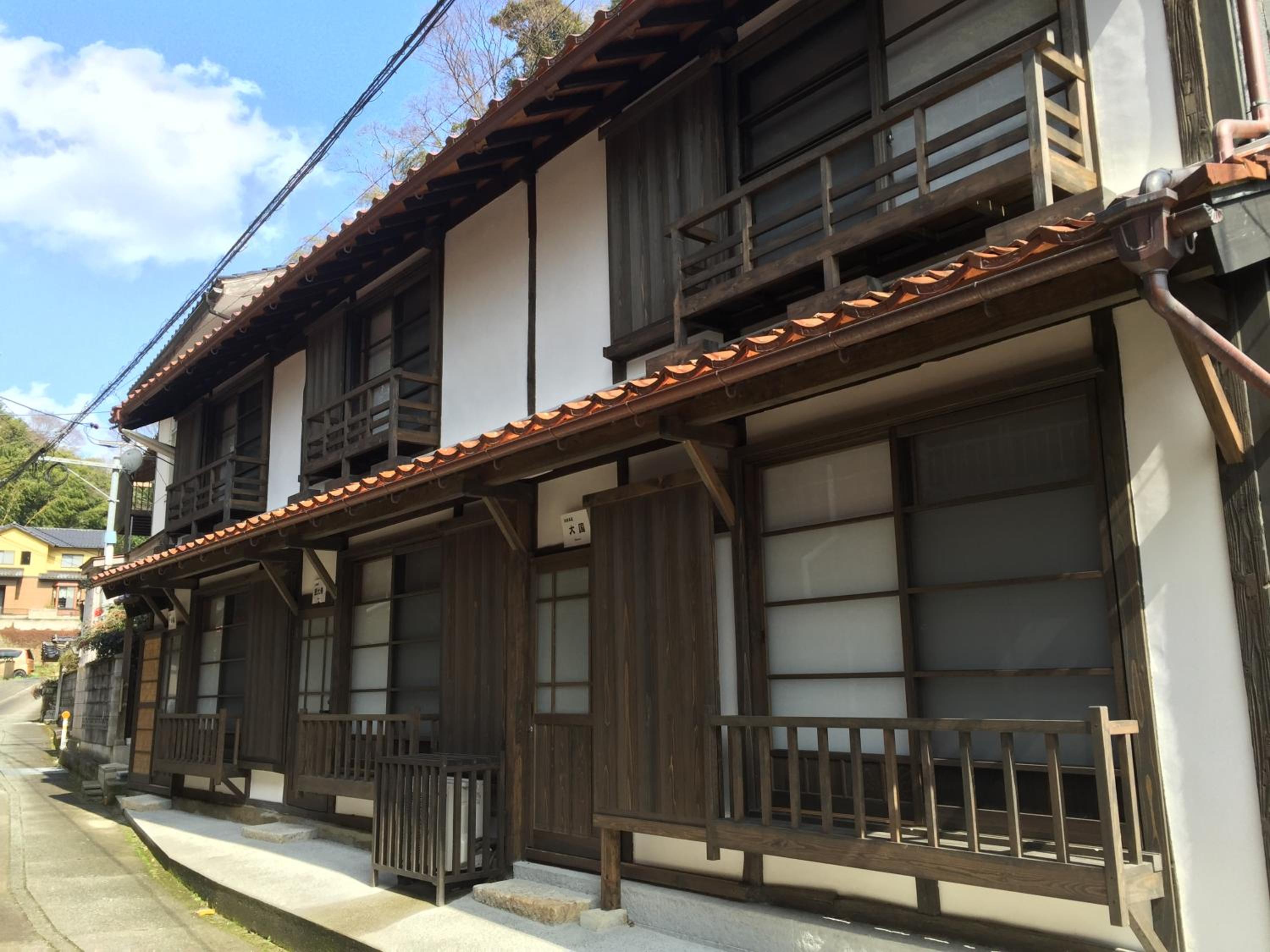 Japanese-Style Townhouse - Photo 4