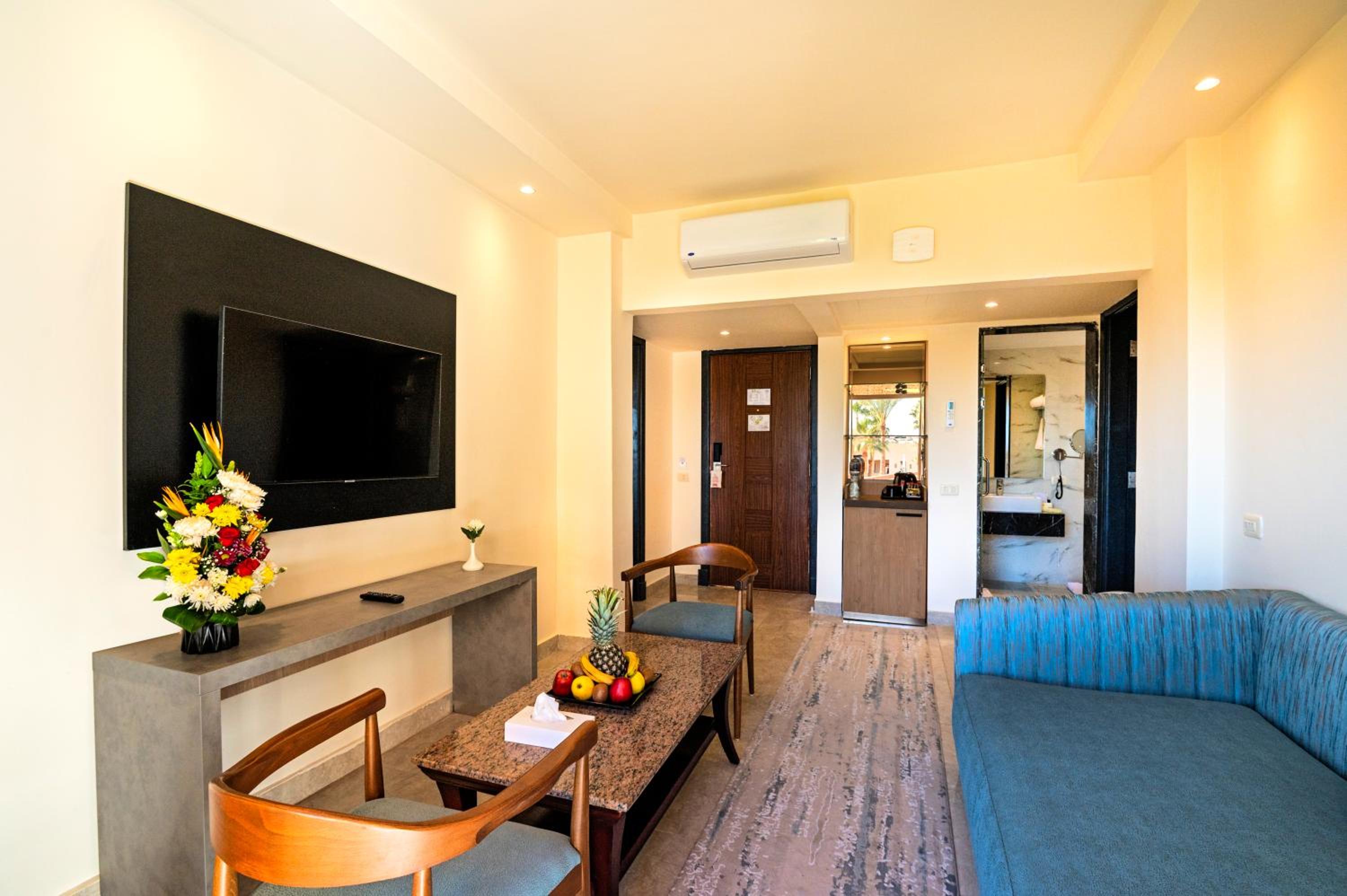 Deluxe Family Room - Photo 3
