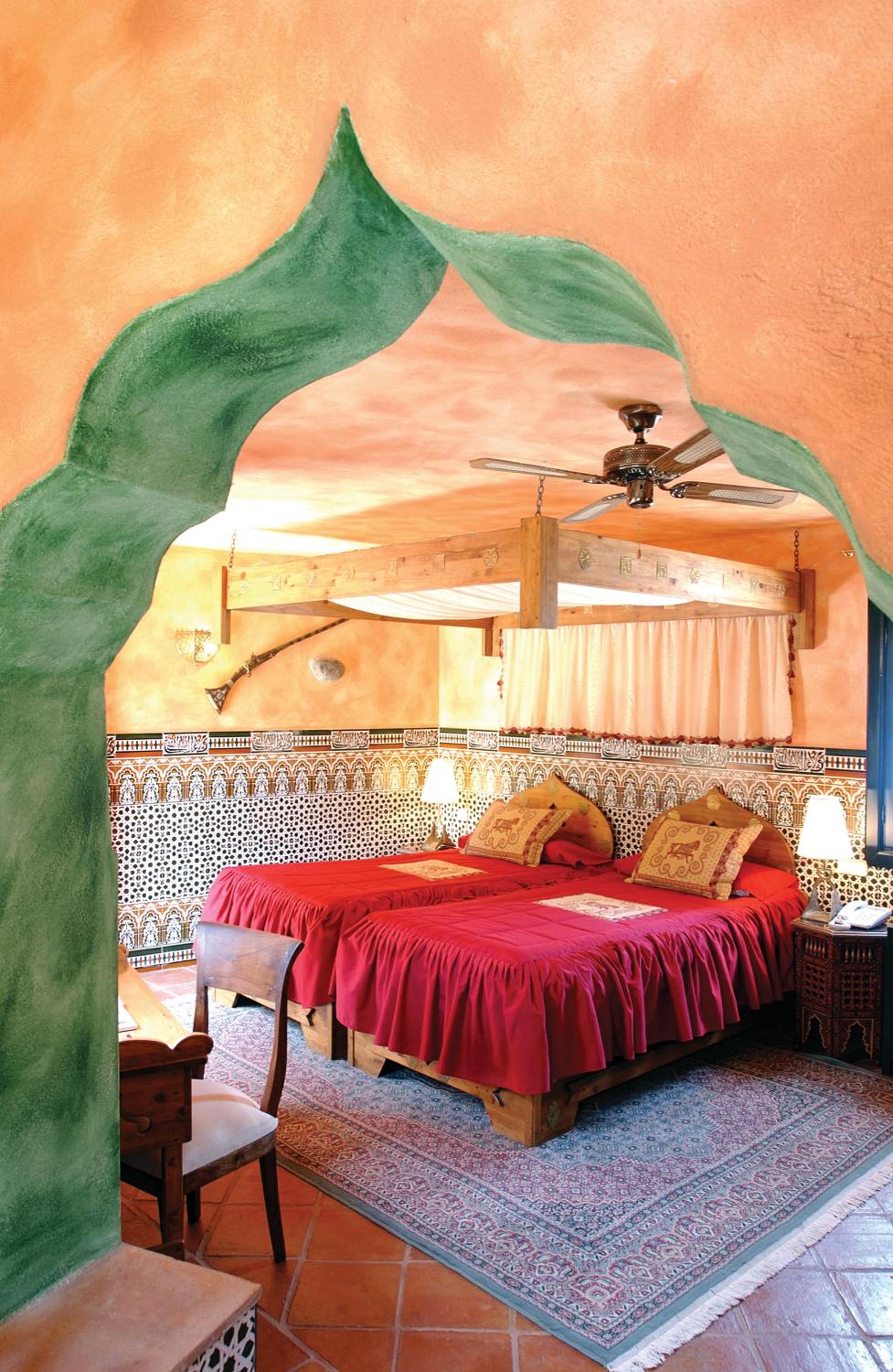 Deluxe Room with Jacuzzi bathtub photo 2