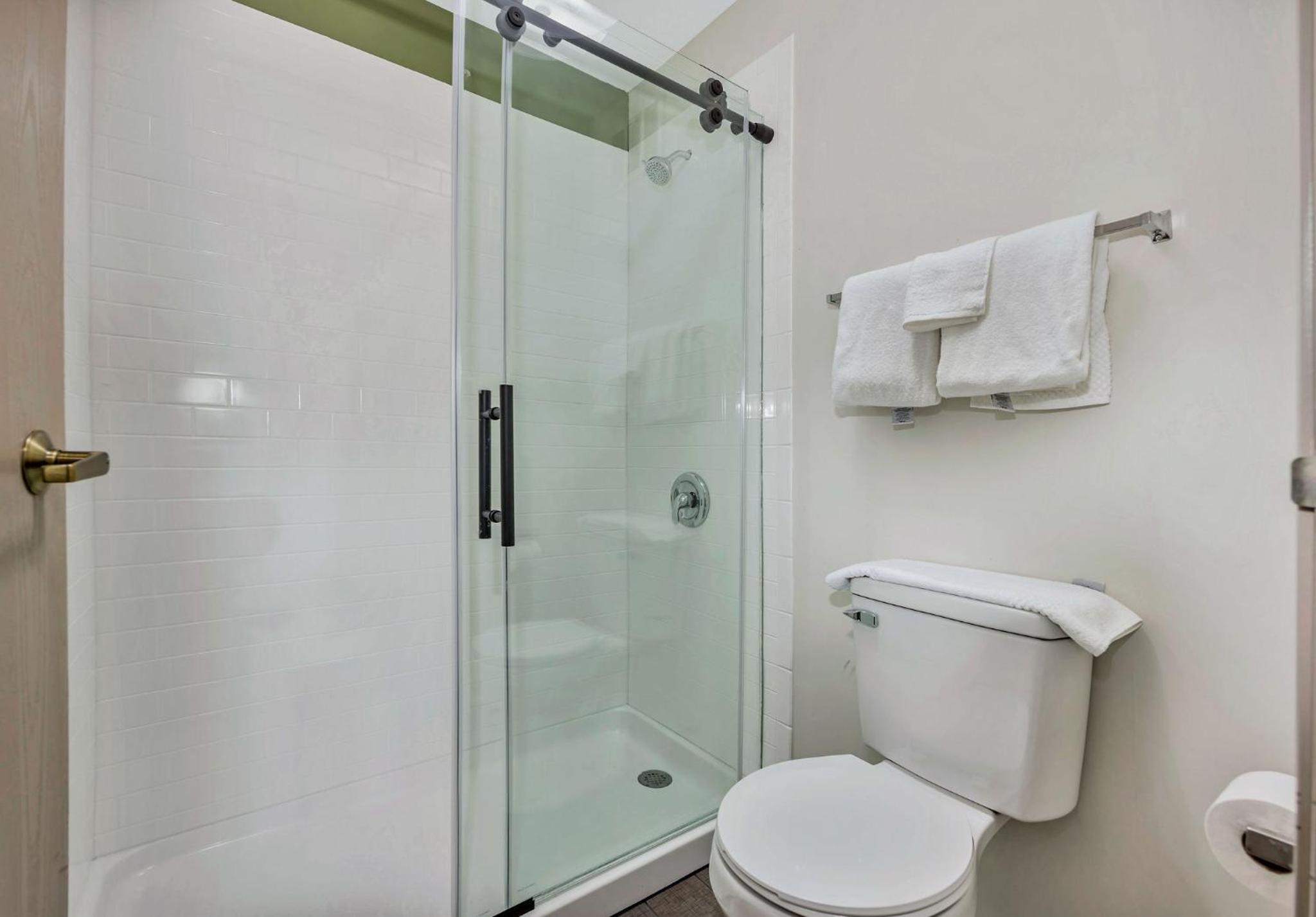 Queen Room - Disability Access - Non-Smoking - Photo 4