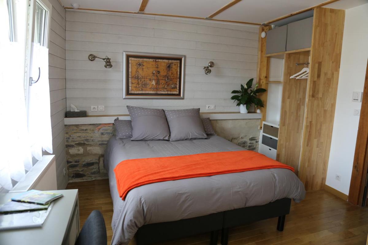 Studio Apartment photo 2