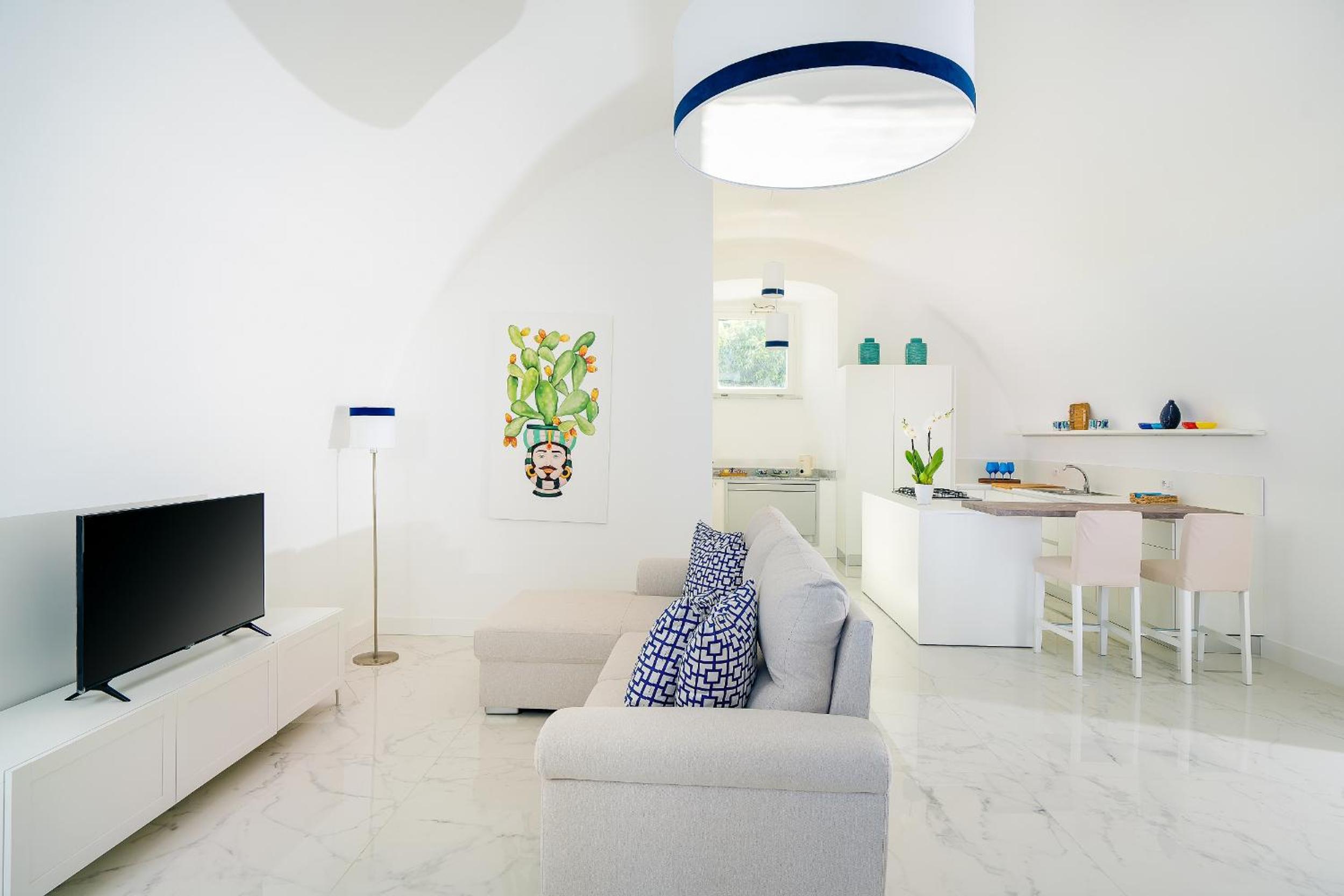 Two-Bedroom Deluxe Apartment with Balcony