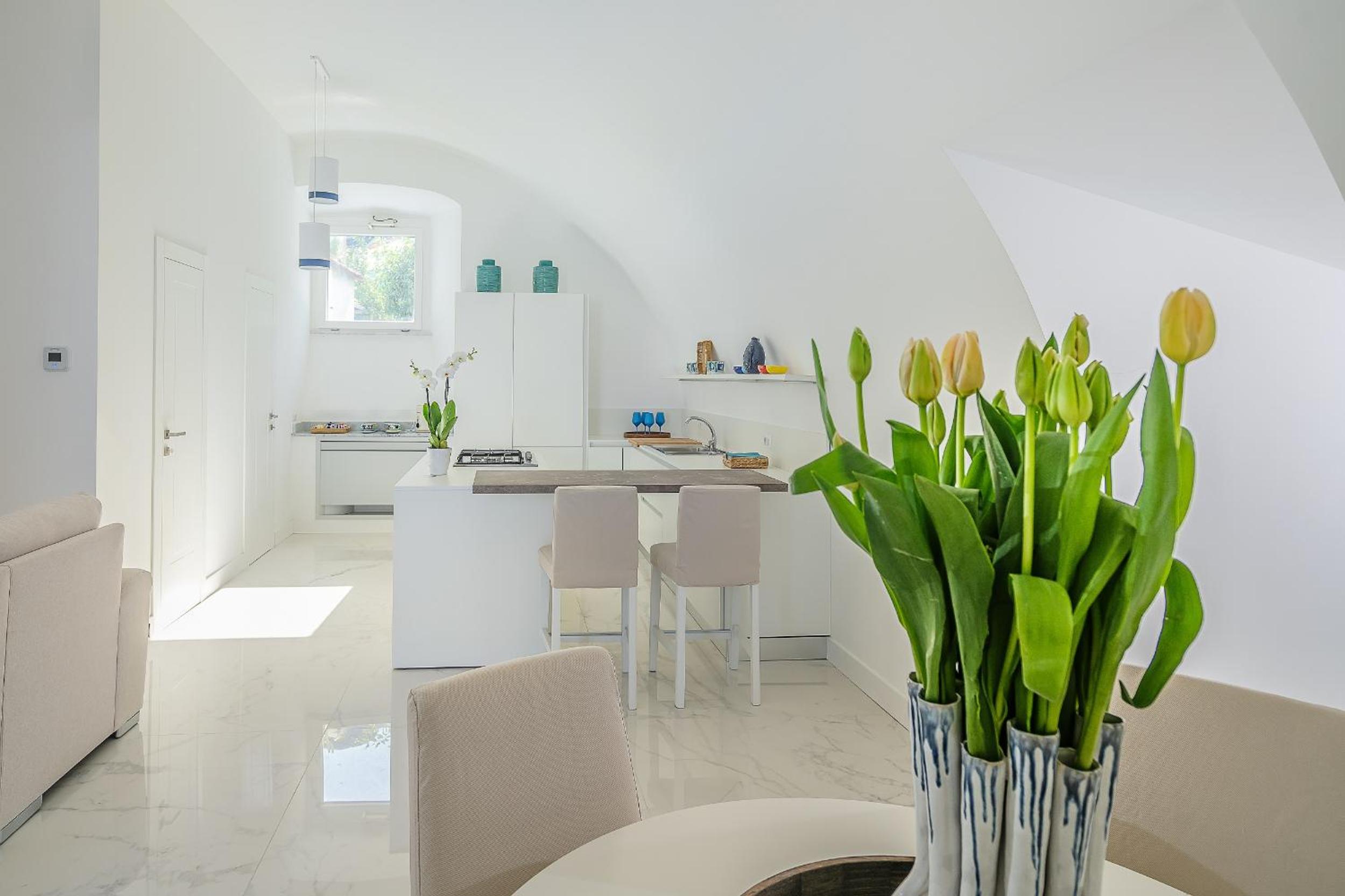 Two-Bedroom Deluxe Apartment with Balcony photo 2