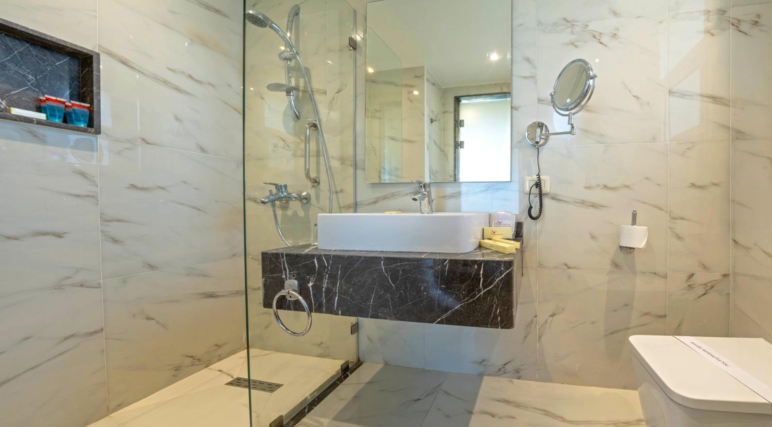Superior Quadruple Room - Photo 1