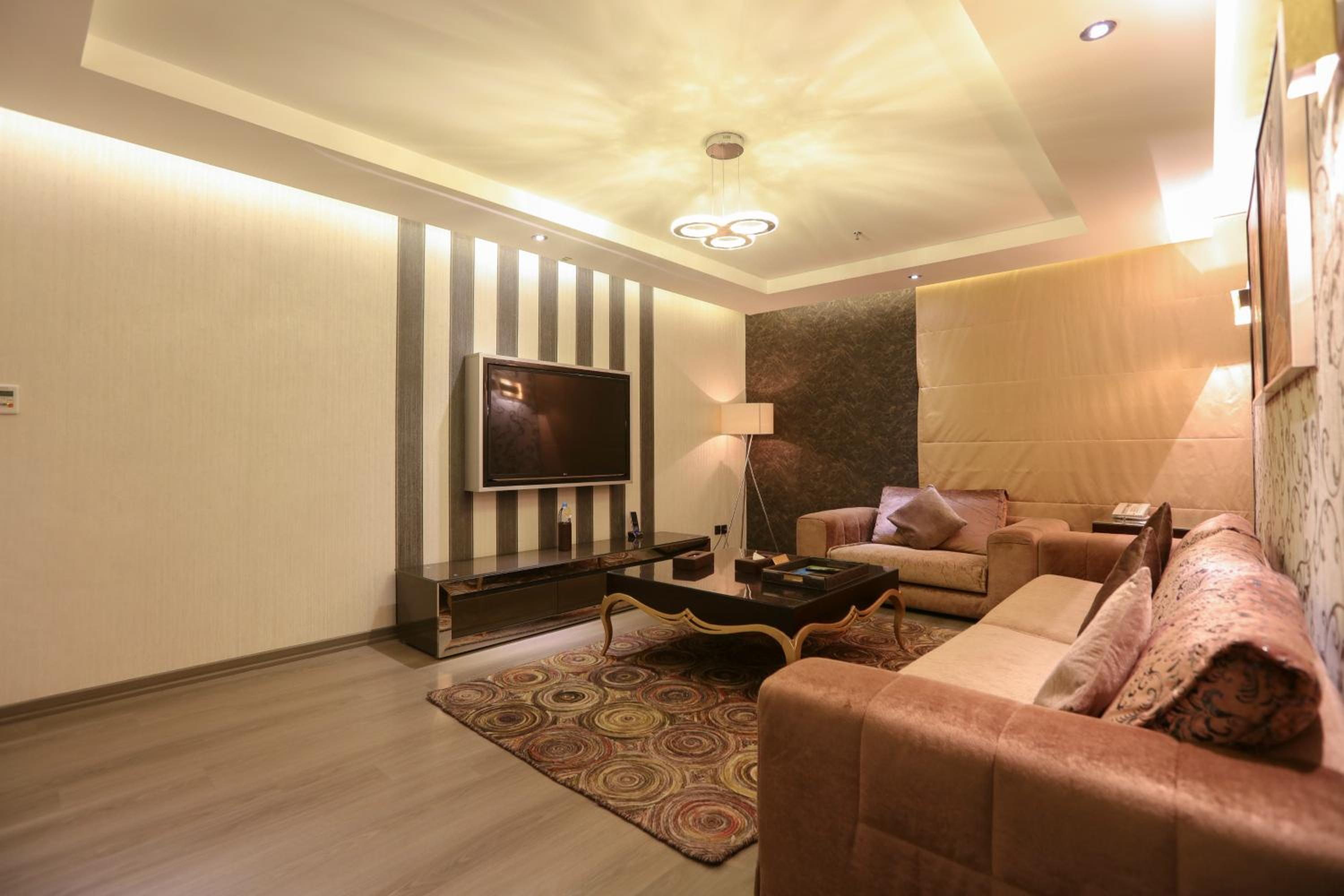 Royal Suite photo 2