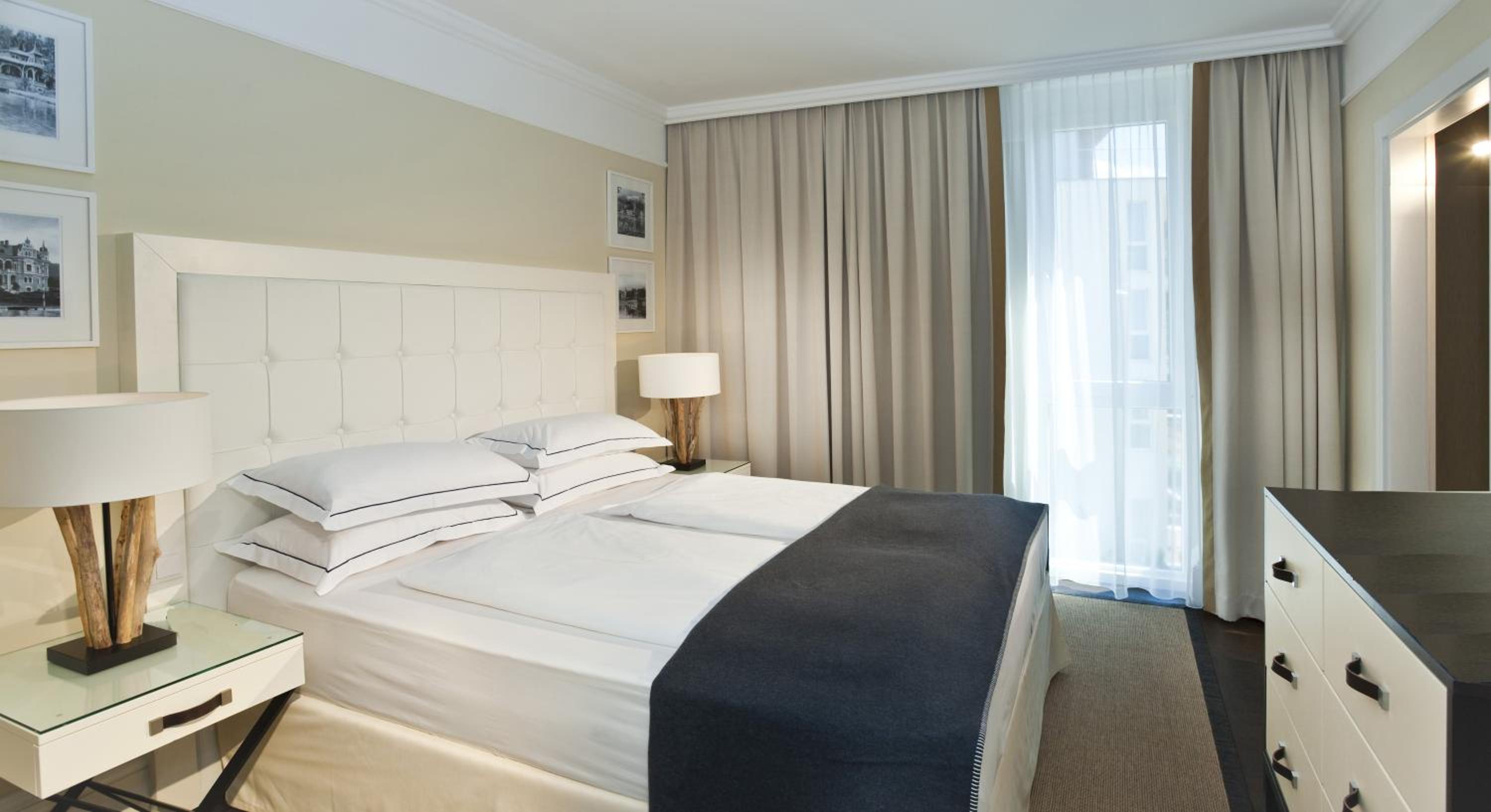 Deluxe Suite - Photo 3