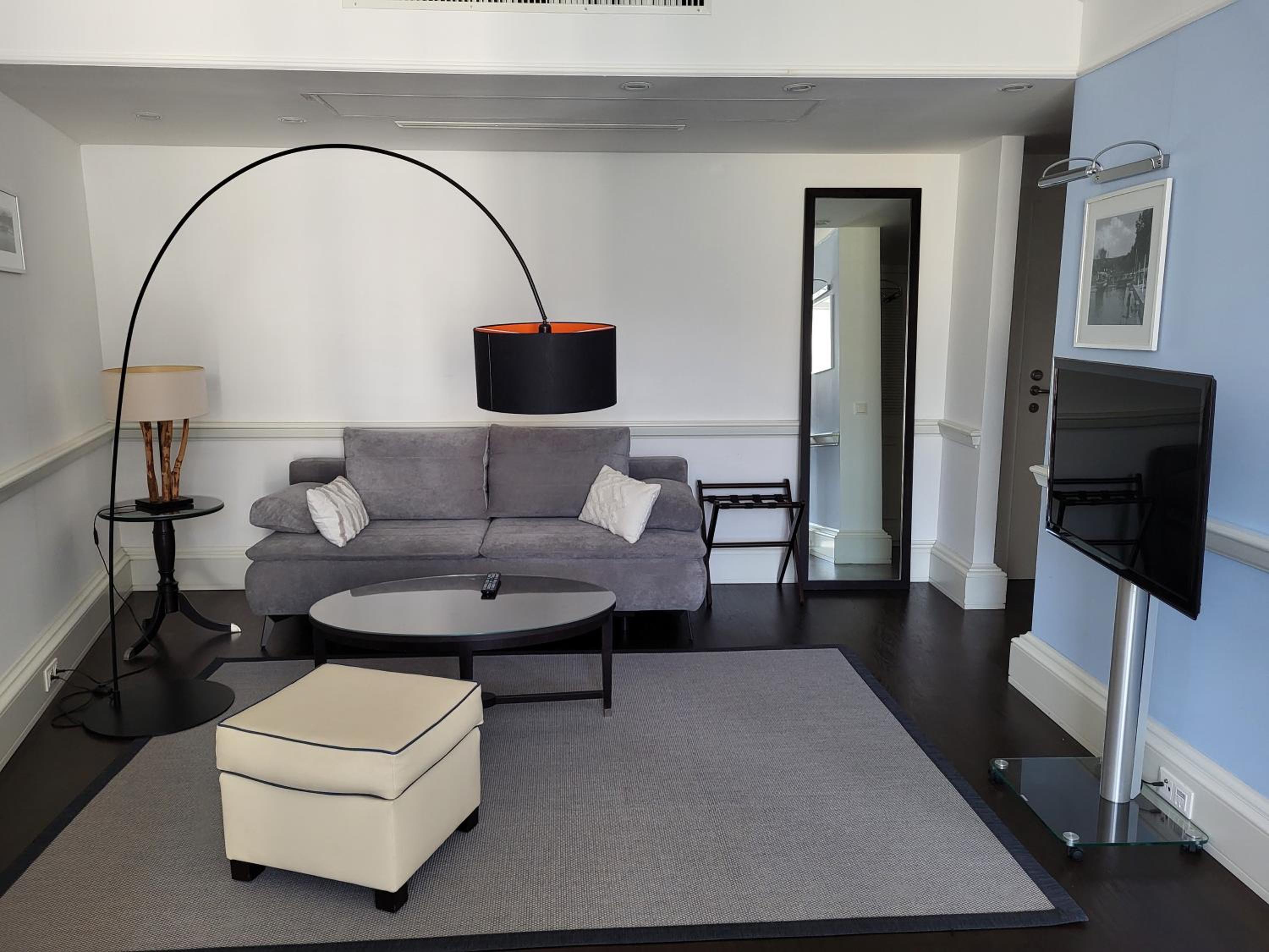 Deluxe Suite - Photo 5