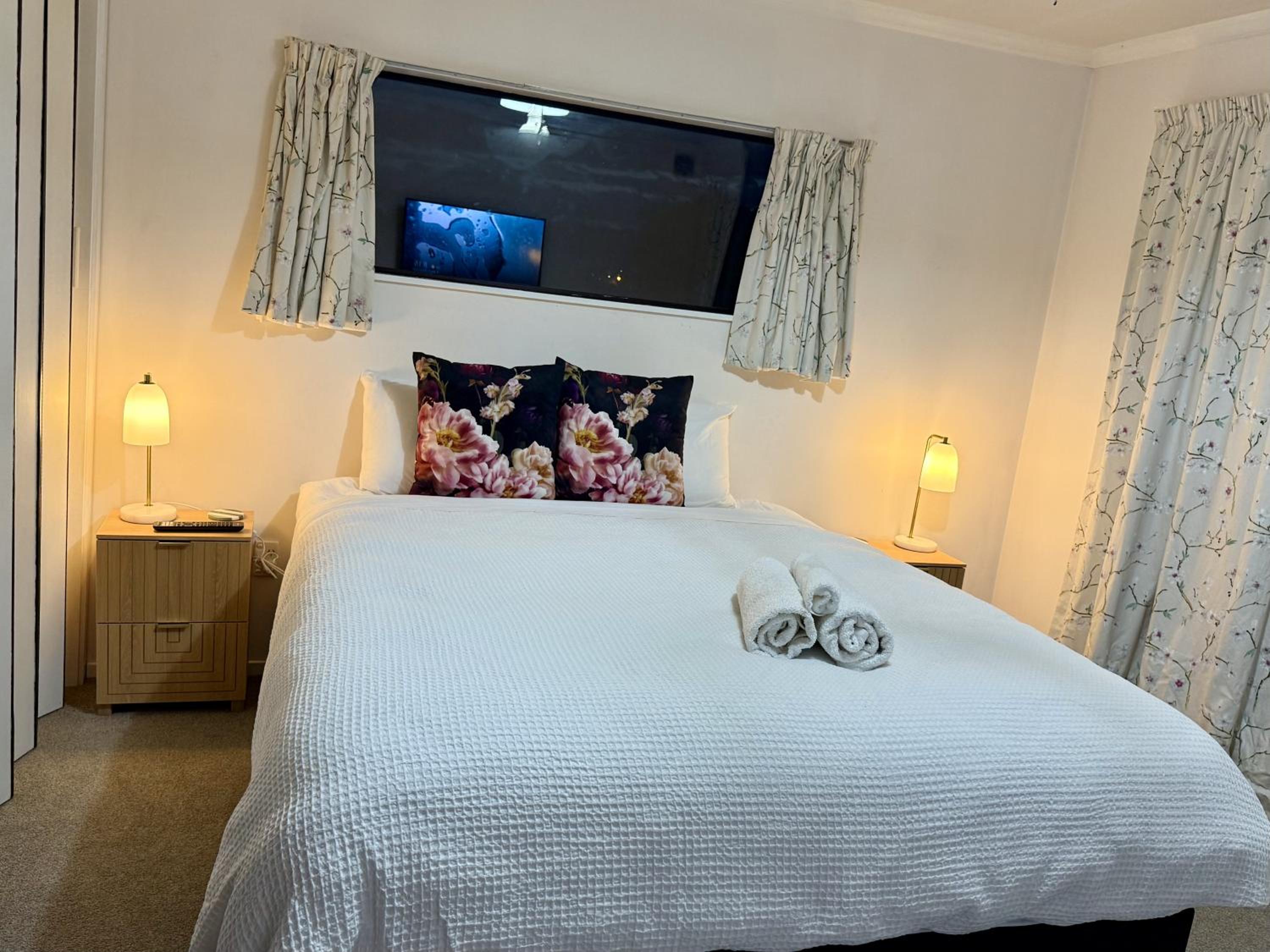 King Room with Garden View - Photo 13
