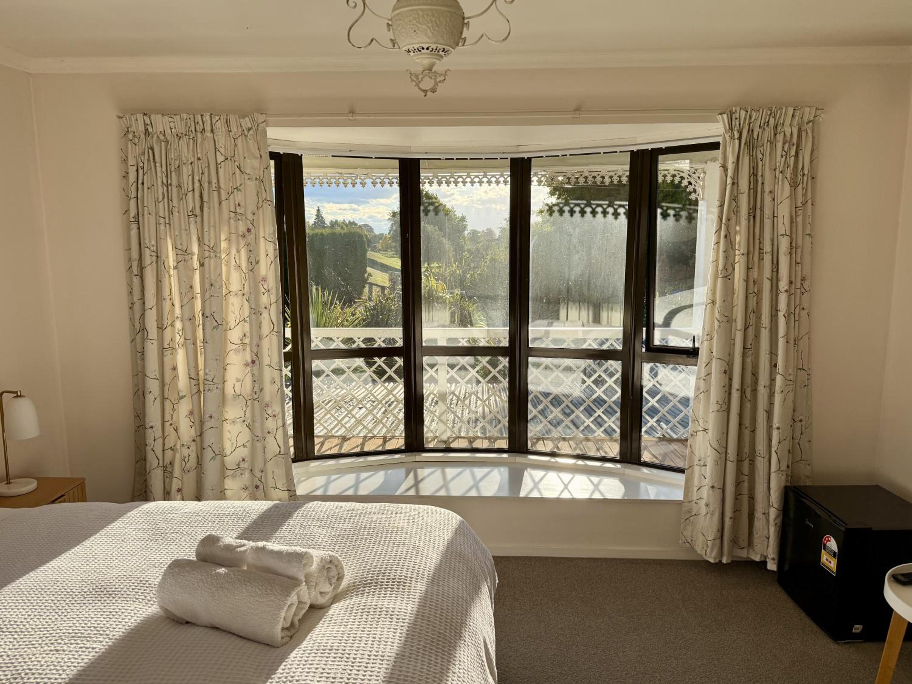 King Room with Garden View - Photo 15