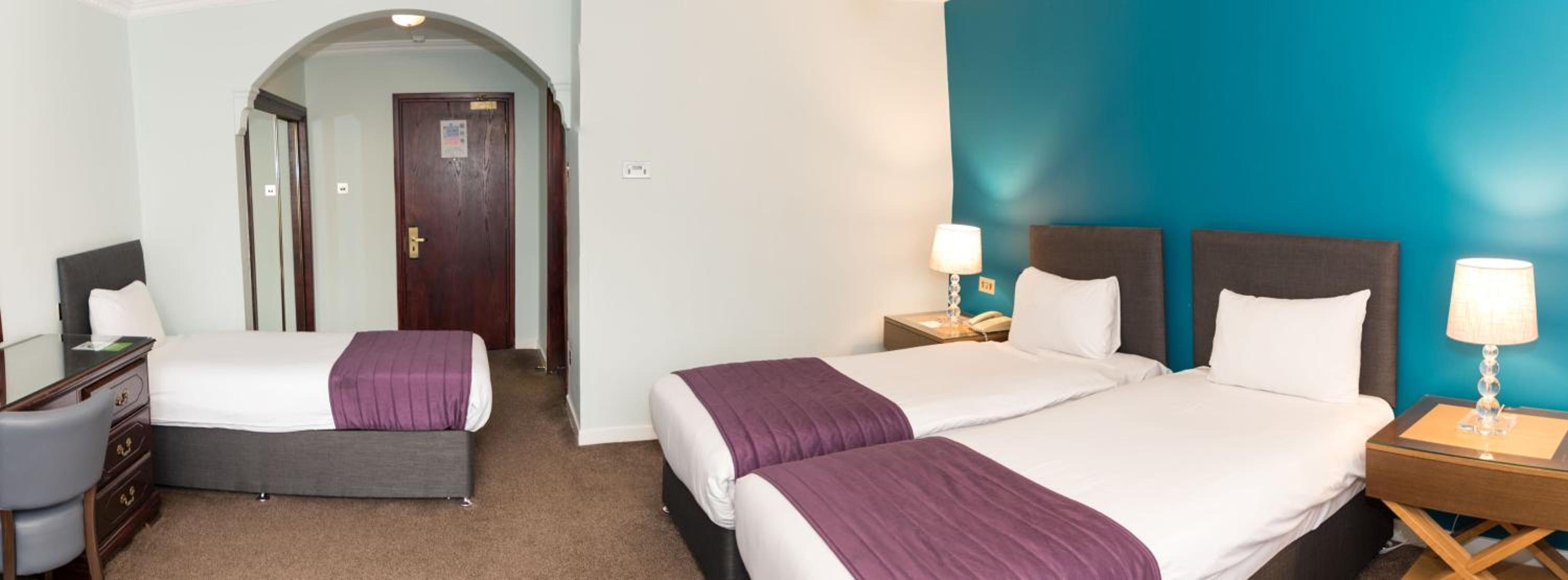 Standard Triple Room photo 3