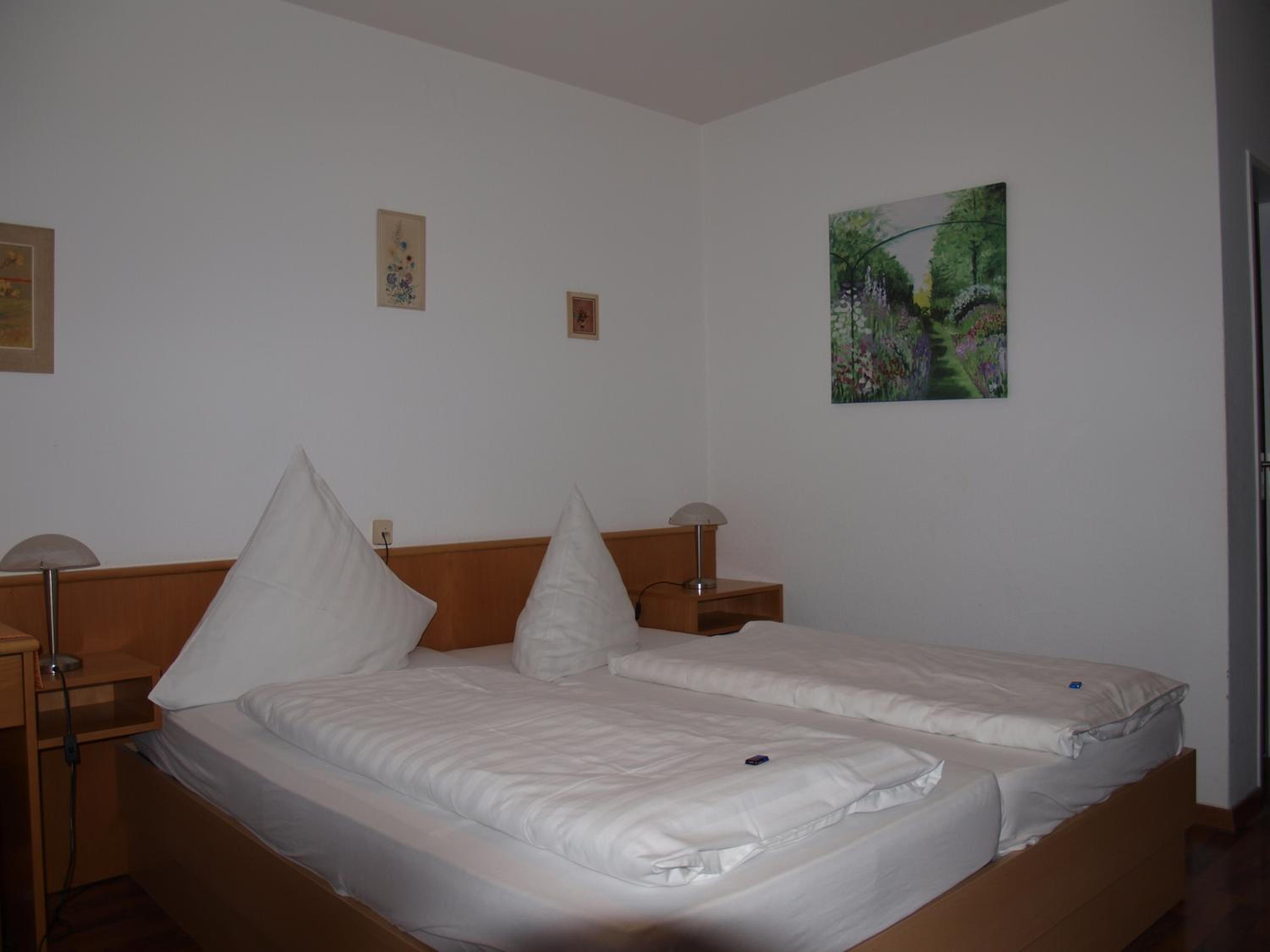 Standard Double Room - Photo 8