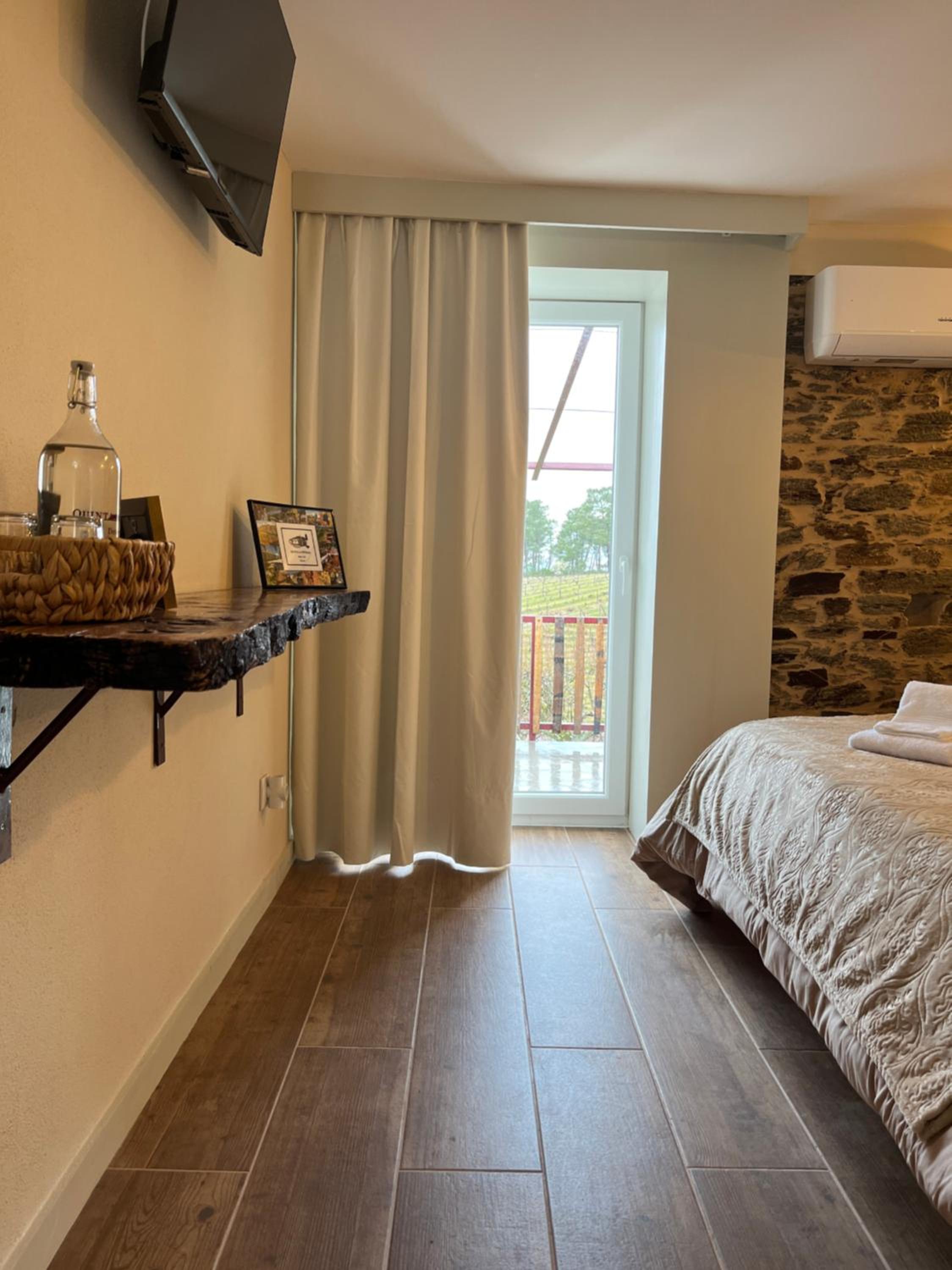 Double Room with Balcony (2 Adults + 1 Child) photo 1