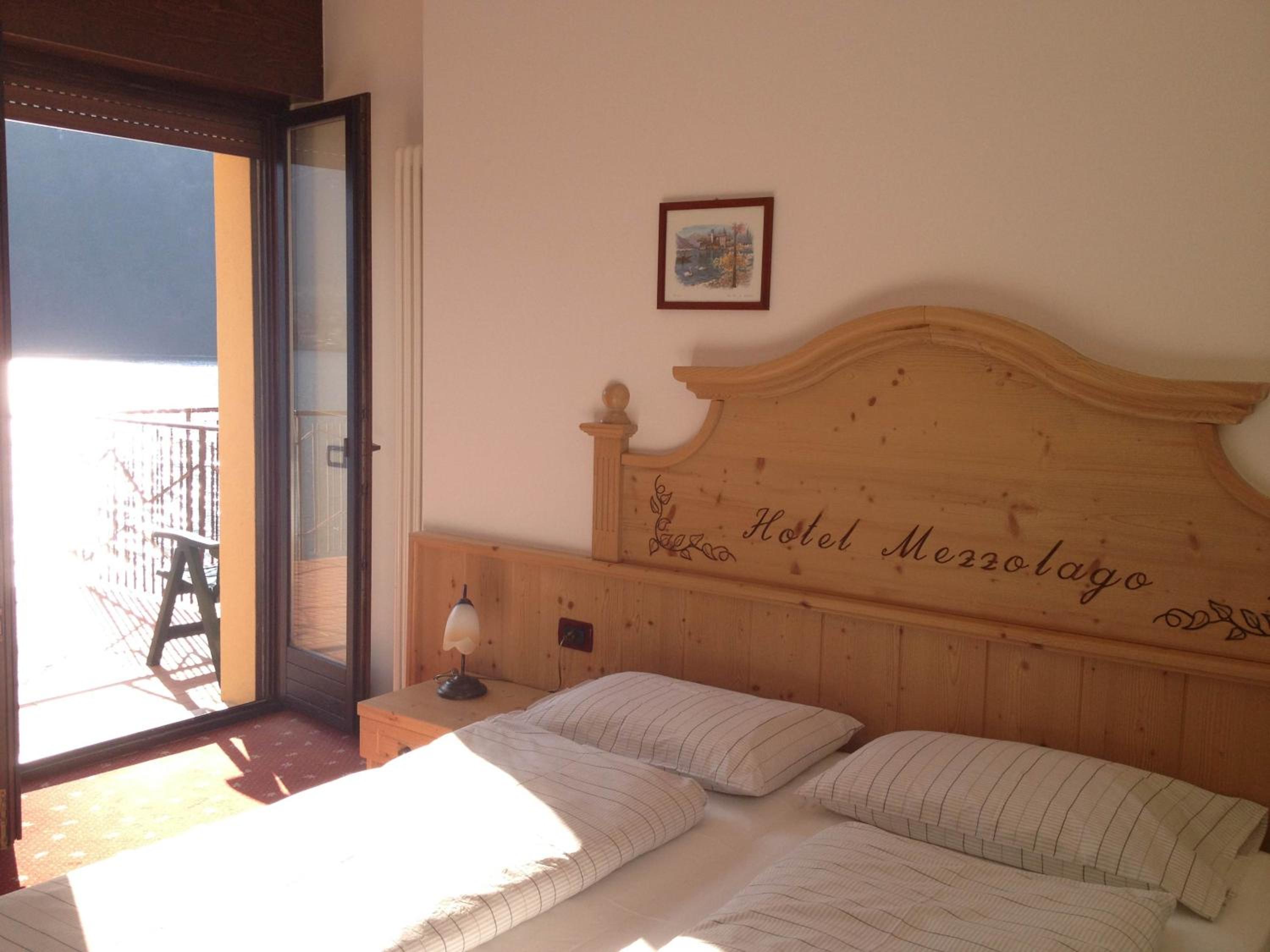Double or Twin Room with Lake View photo 1