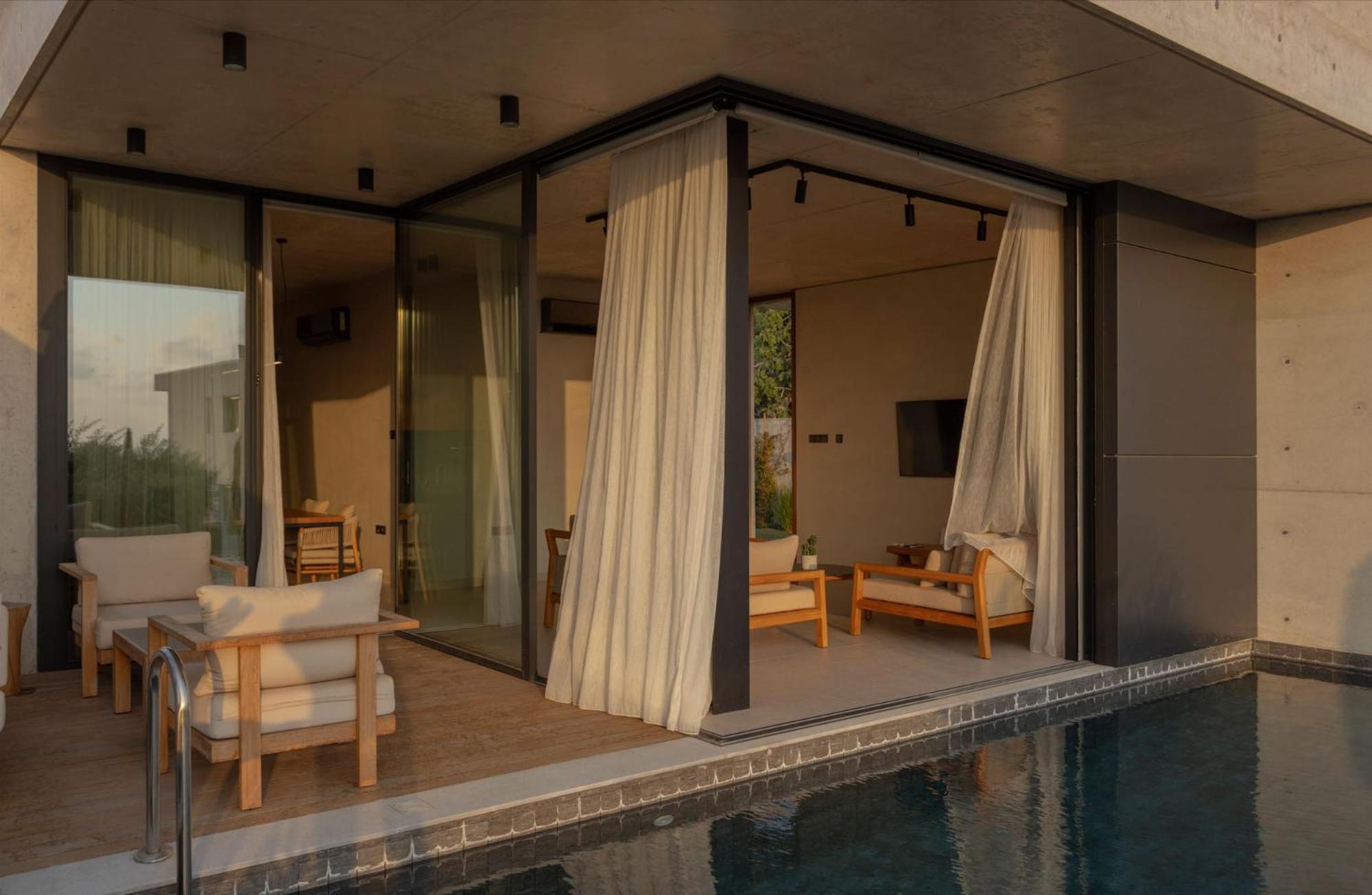 Three-Bedroom Villa photo 3