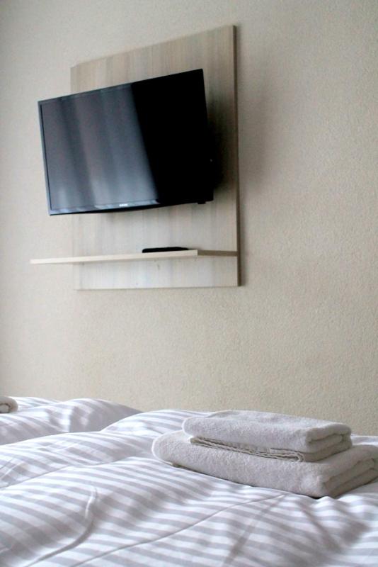 Two-Bedroom Family Suite - Photo 9