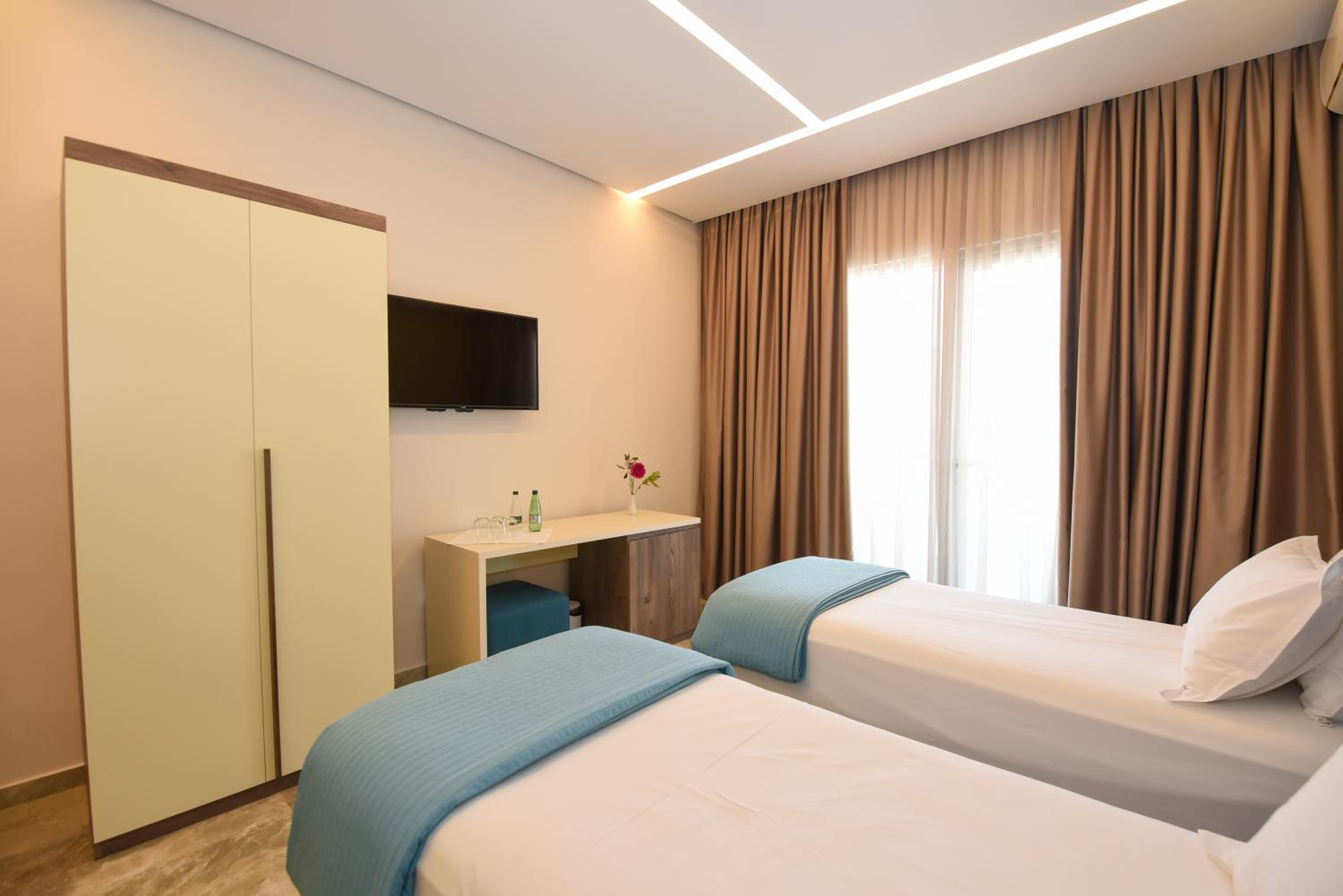 Double or Twin Room with Balcony photo 3