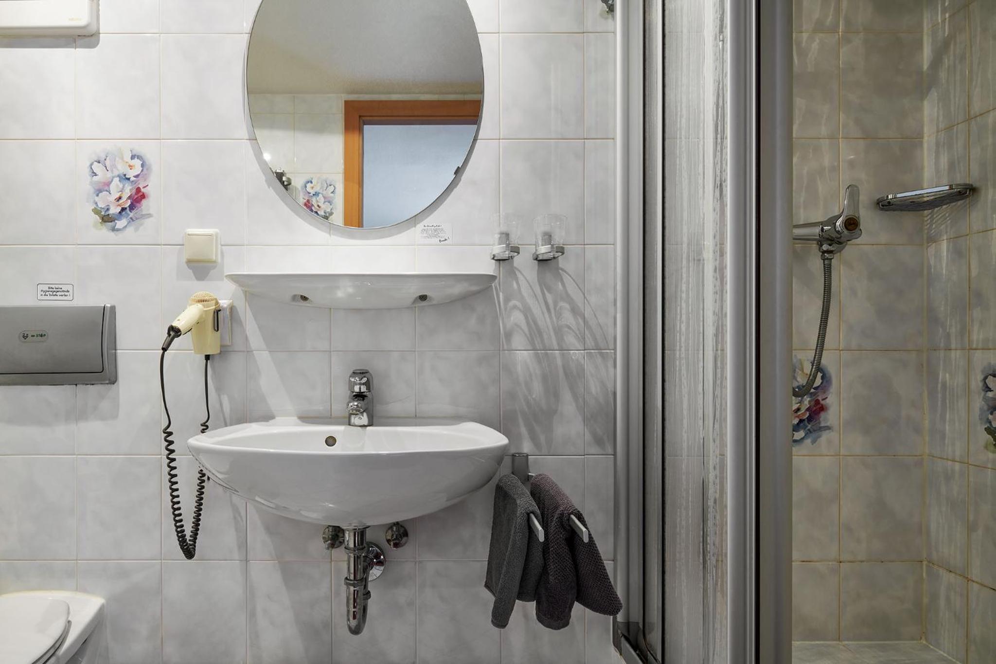 Triple Room with Bath photo 1