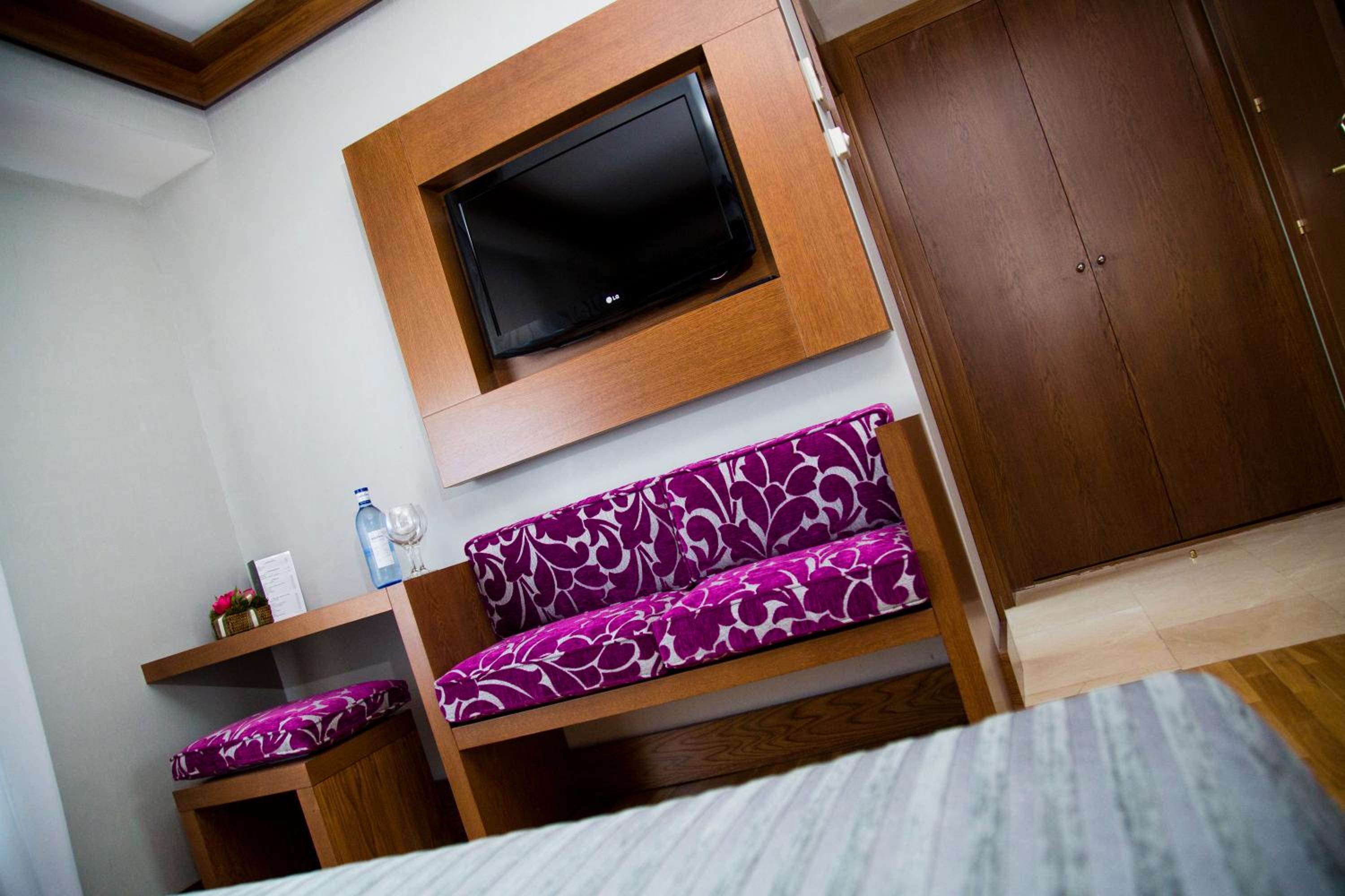Double Room - Photo 23