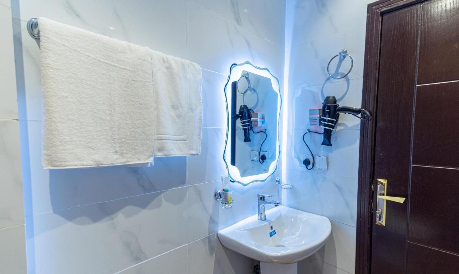 Twin Room with Private Bathroom