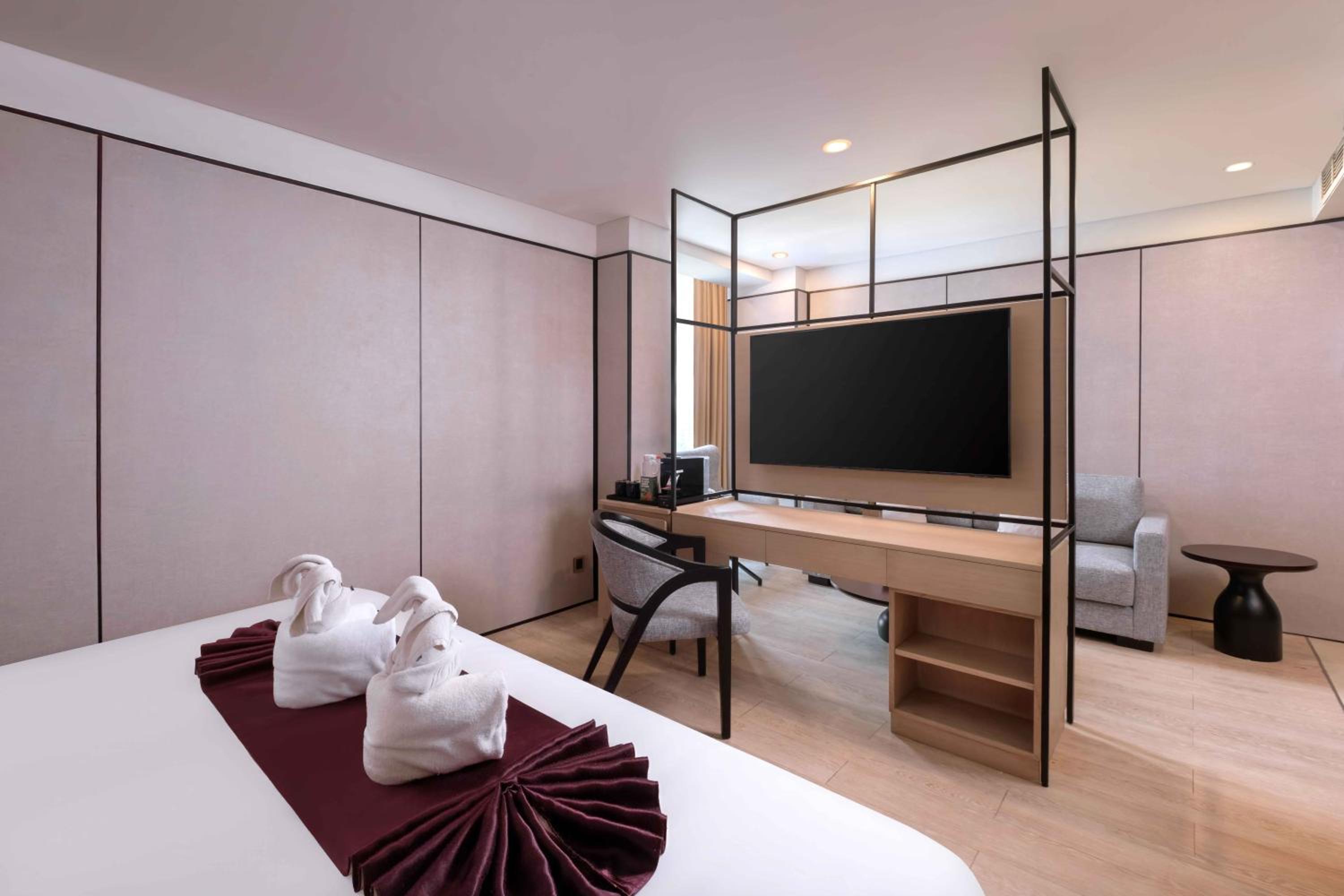 Deluxe Suite