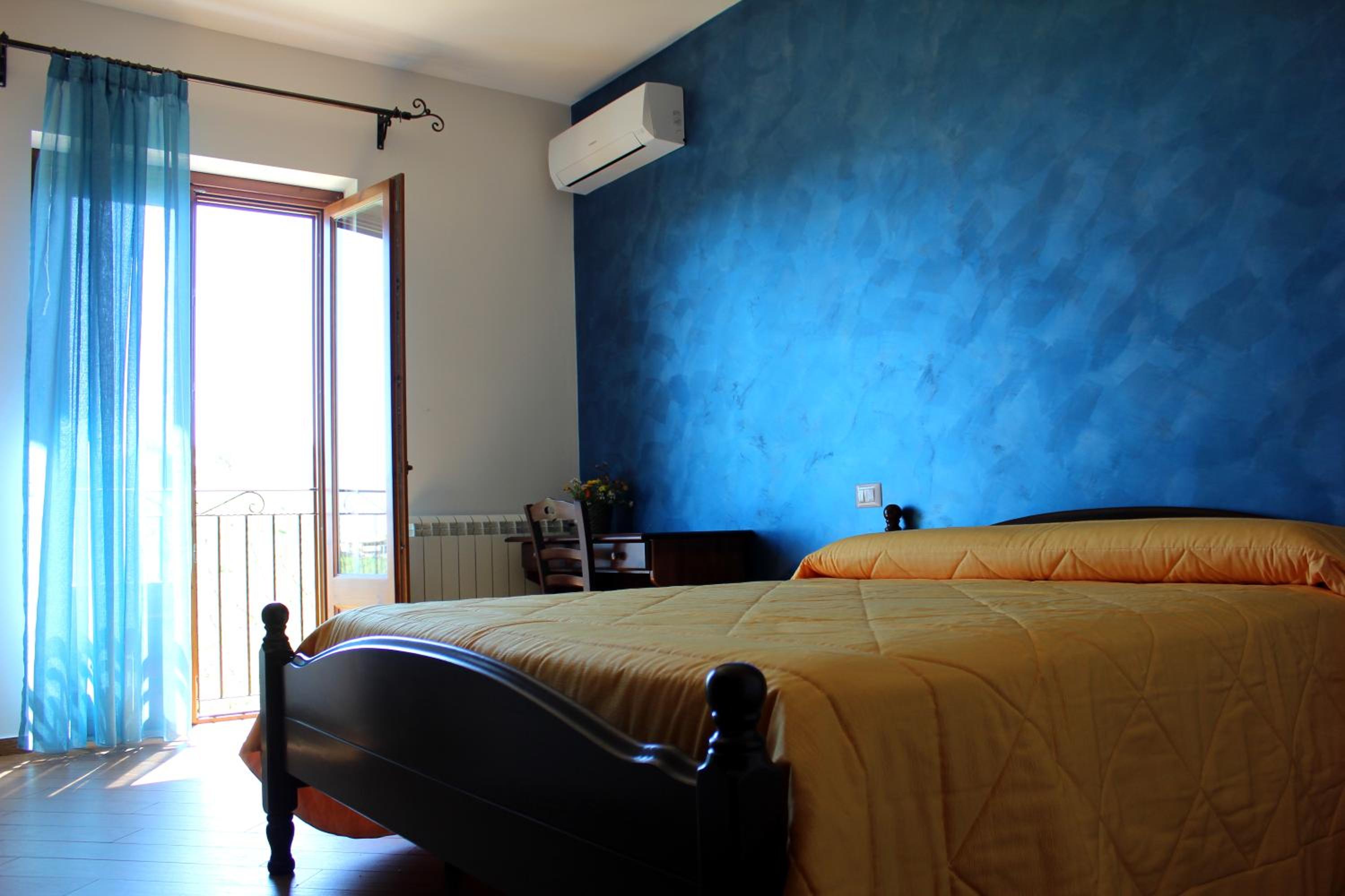 Standard Double Room - Photo 14