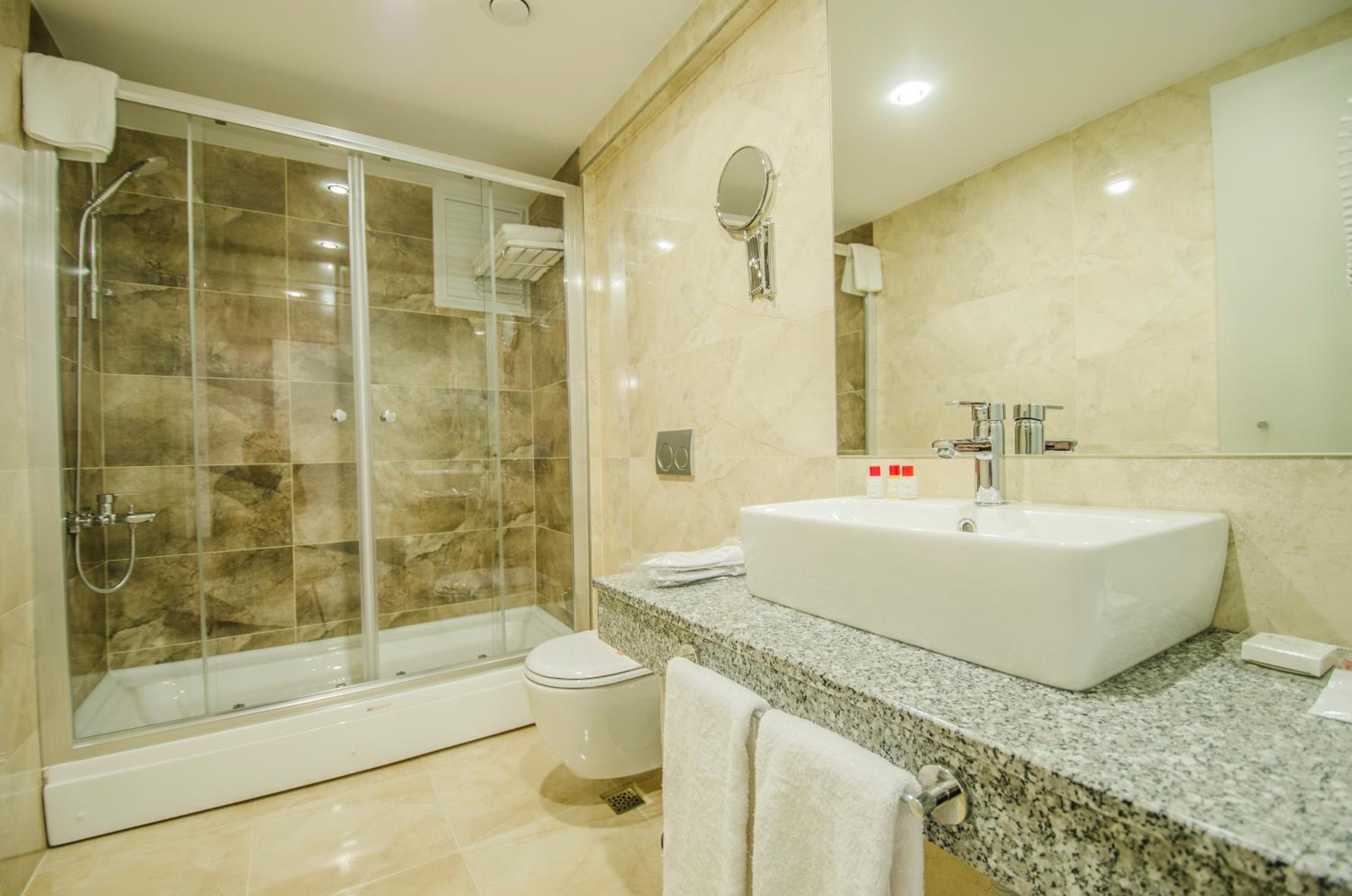 Standard Double or Twin Room photo 3