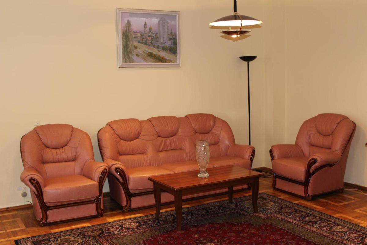 One-Bedroom Apartment photo 3