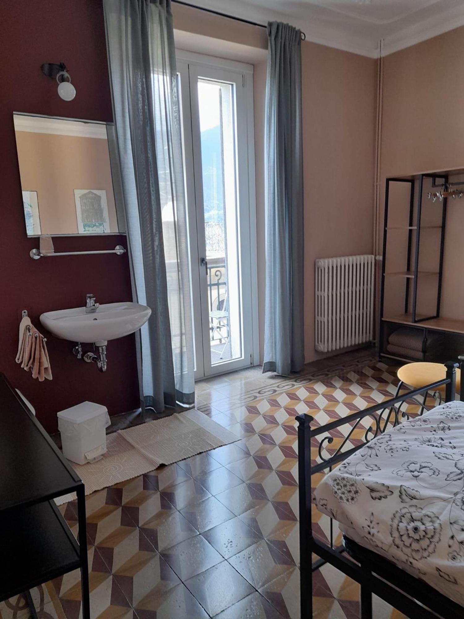 Twin Room with Lake View