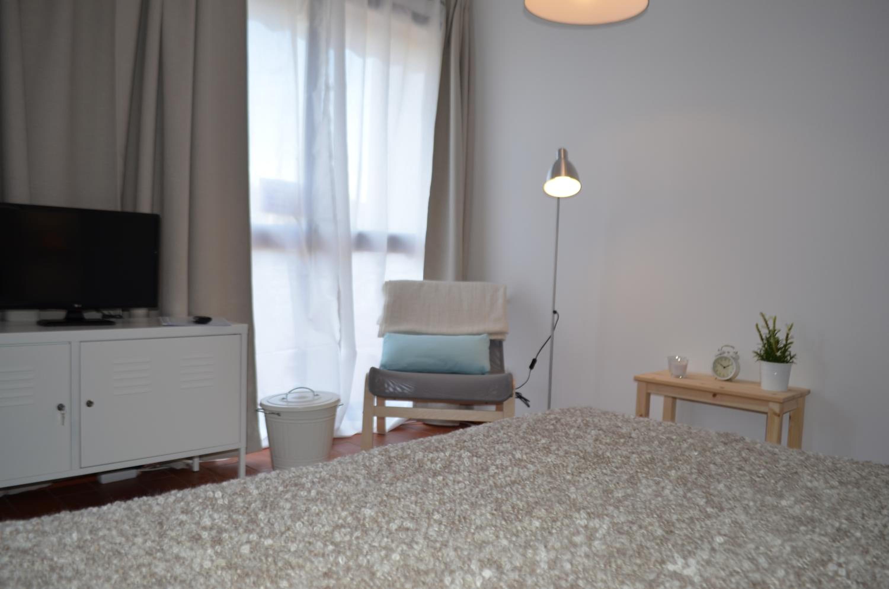 Family Room with Terrace - Photo 7