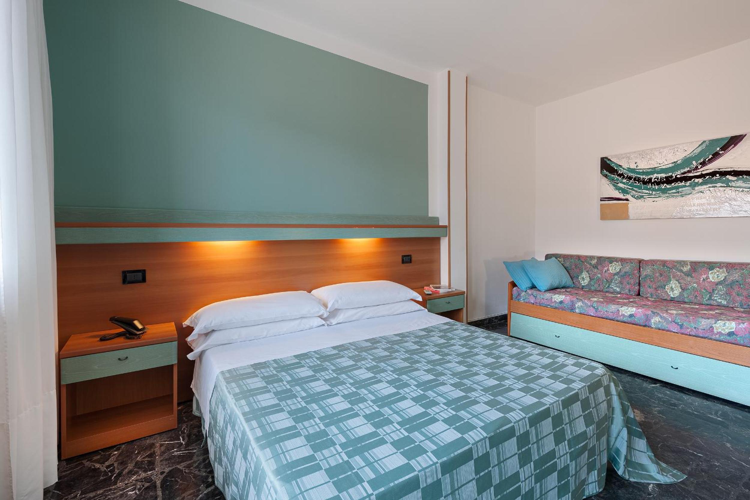 Triple Room - Photo 8