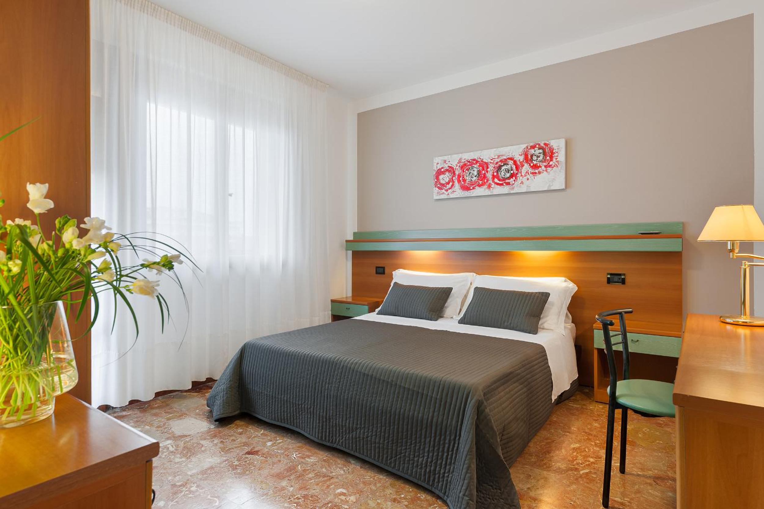 Double Room - Photo 10