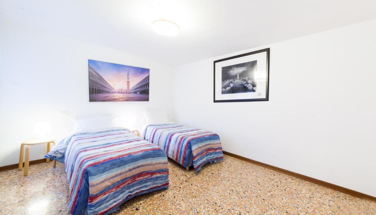 Bed in 2-Bed Female Dormitory Room photo 1