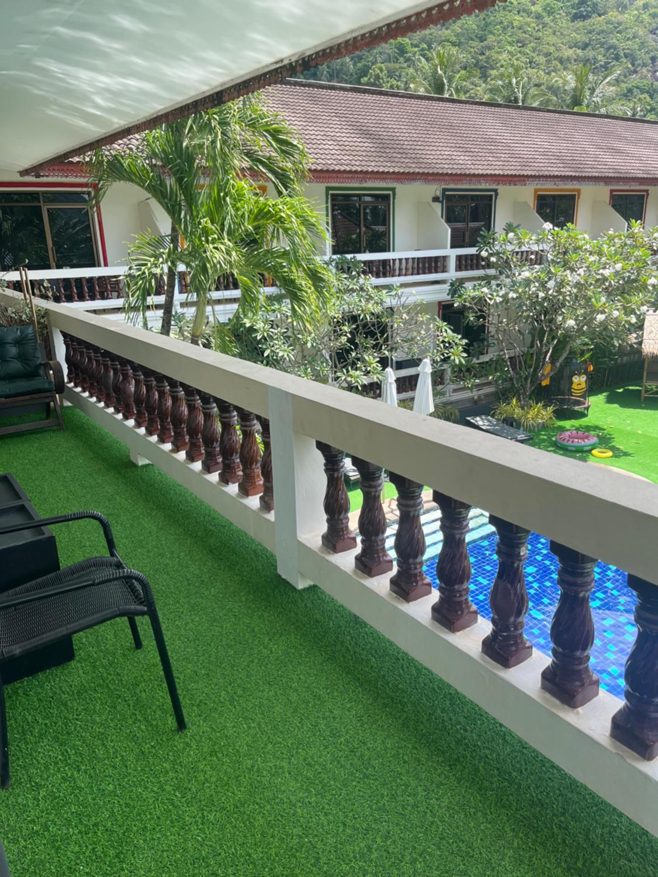 One-Bedroom Apartment with Balcony and Mountain View   - Photo 3