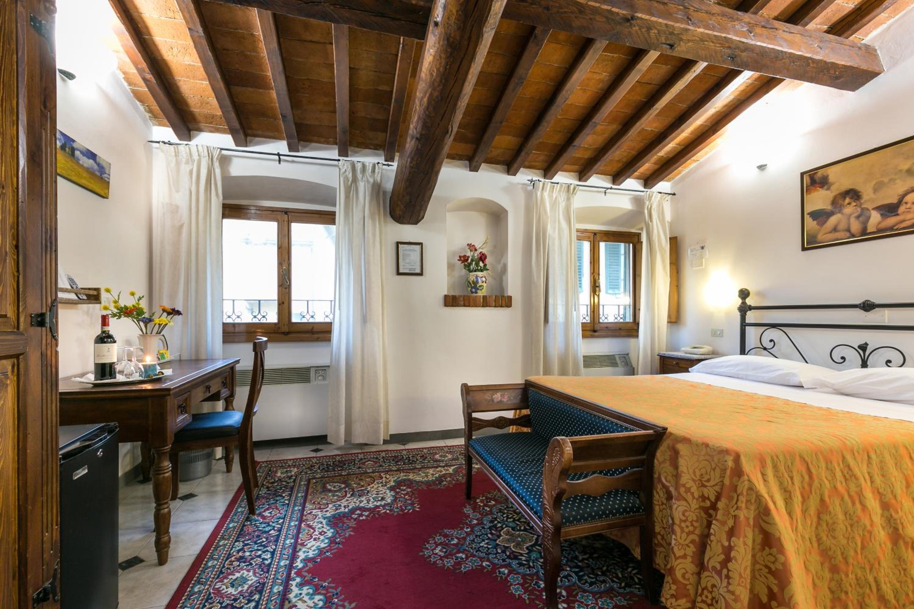 Double or Twin Room - Photo 8