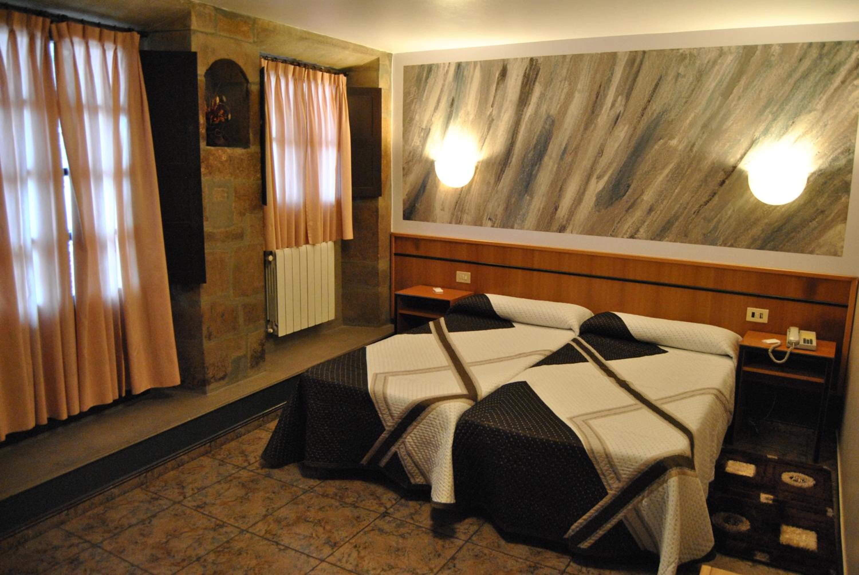 Double or Twin Room photo 2