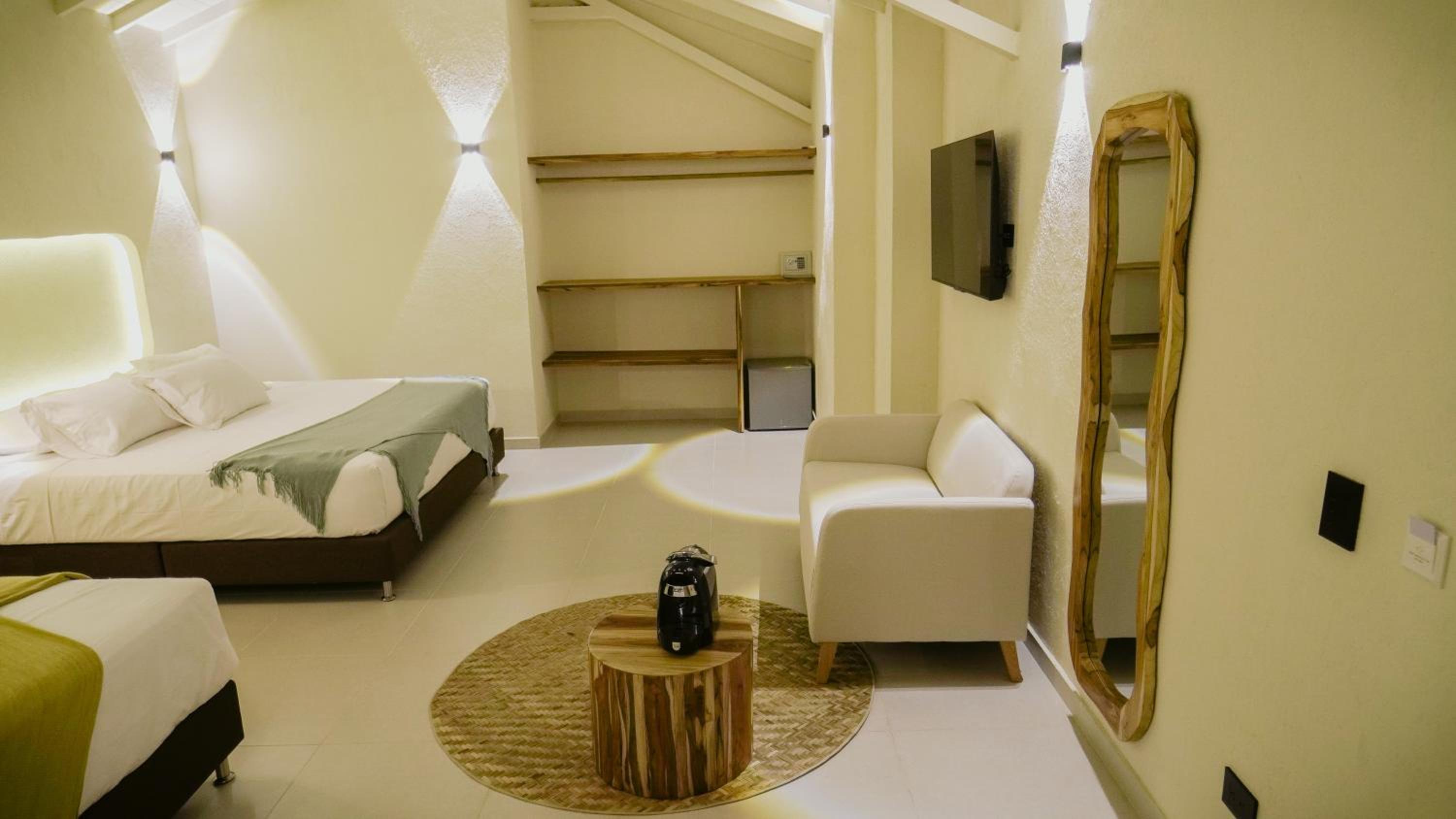 Deluxe Suite photo 3