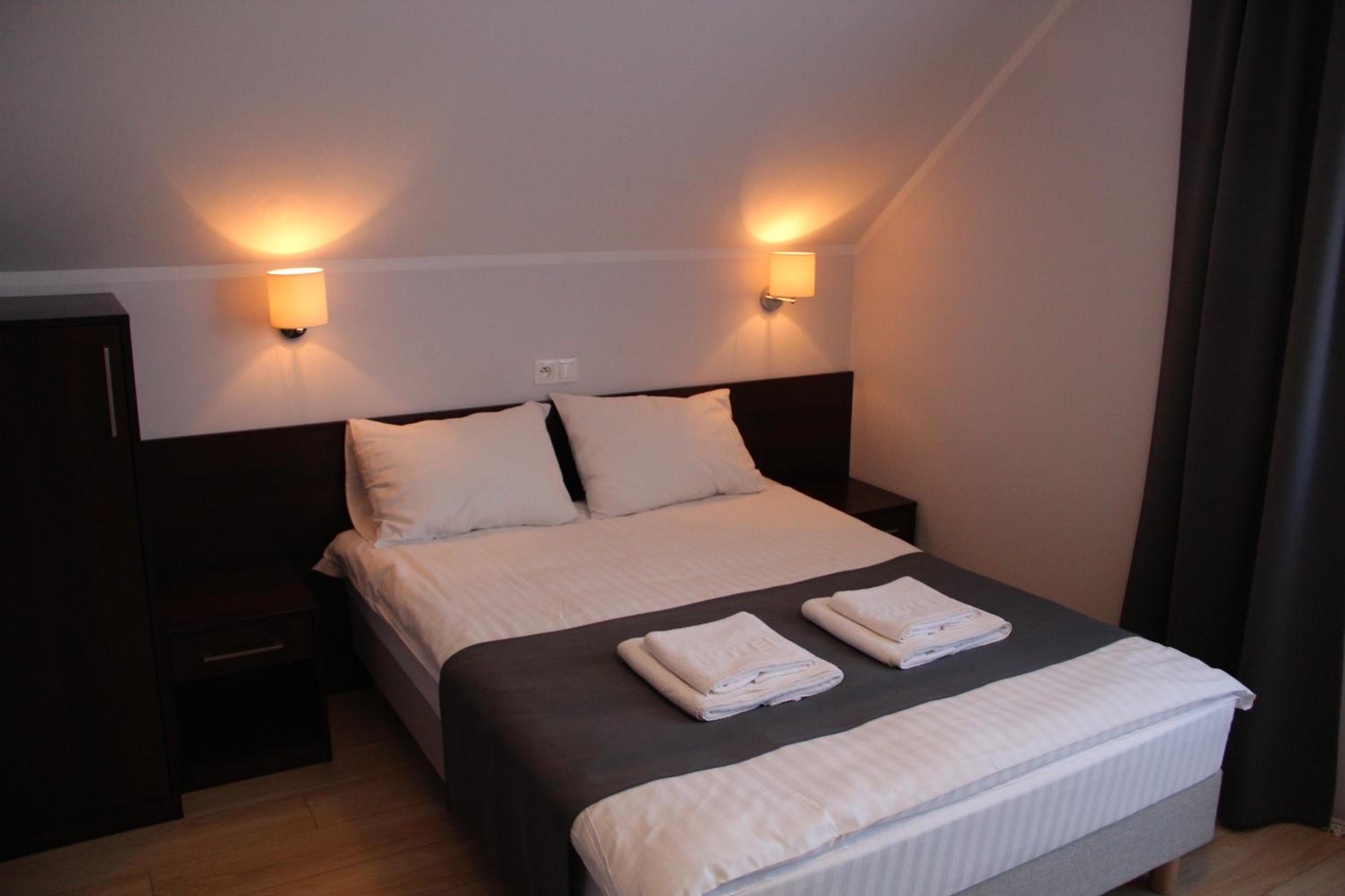 Double Room - Photo 11