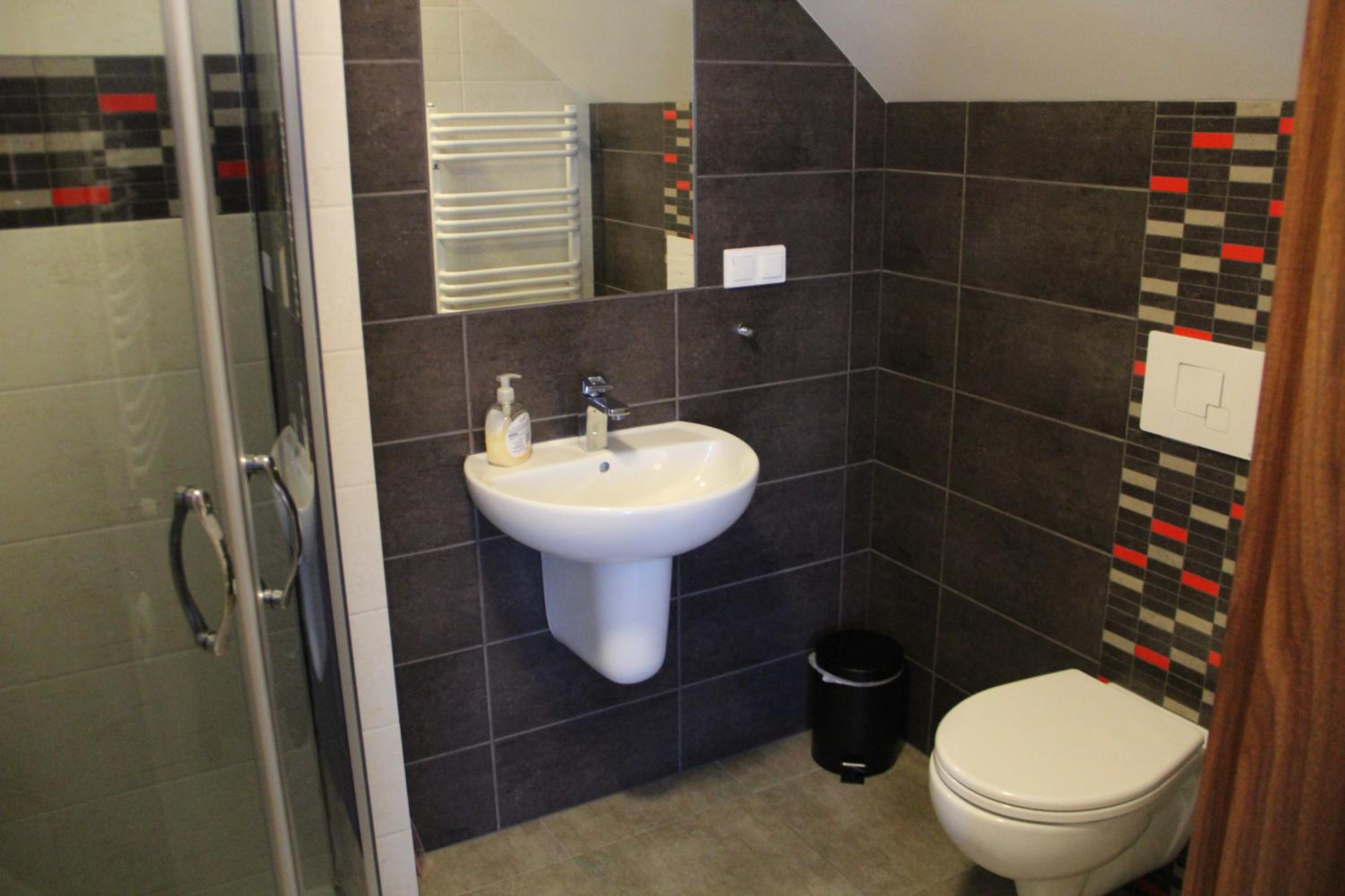 Double Room - Photo 12