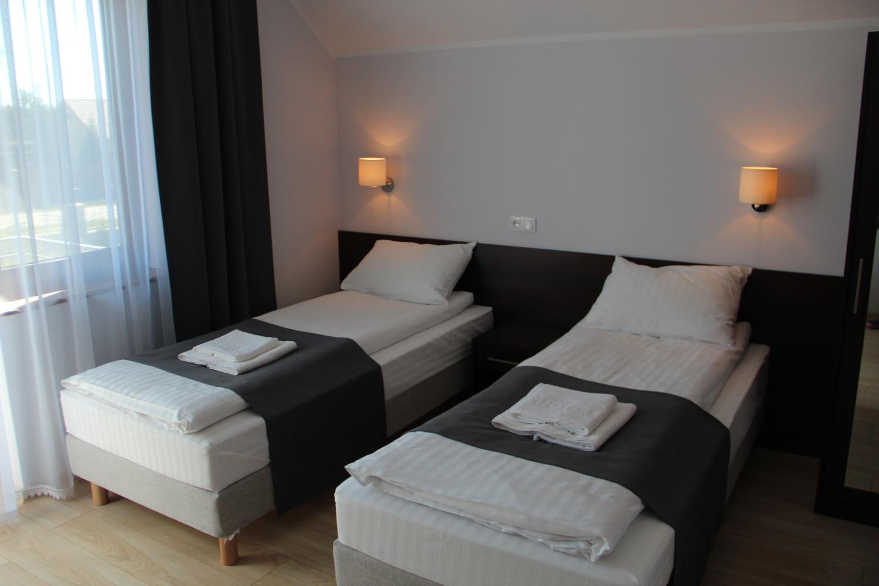 Twin Room with Balcony - Photo 1