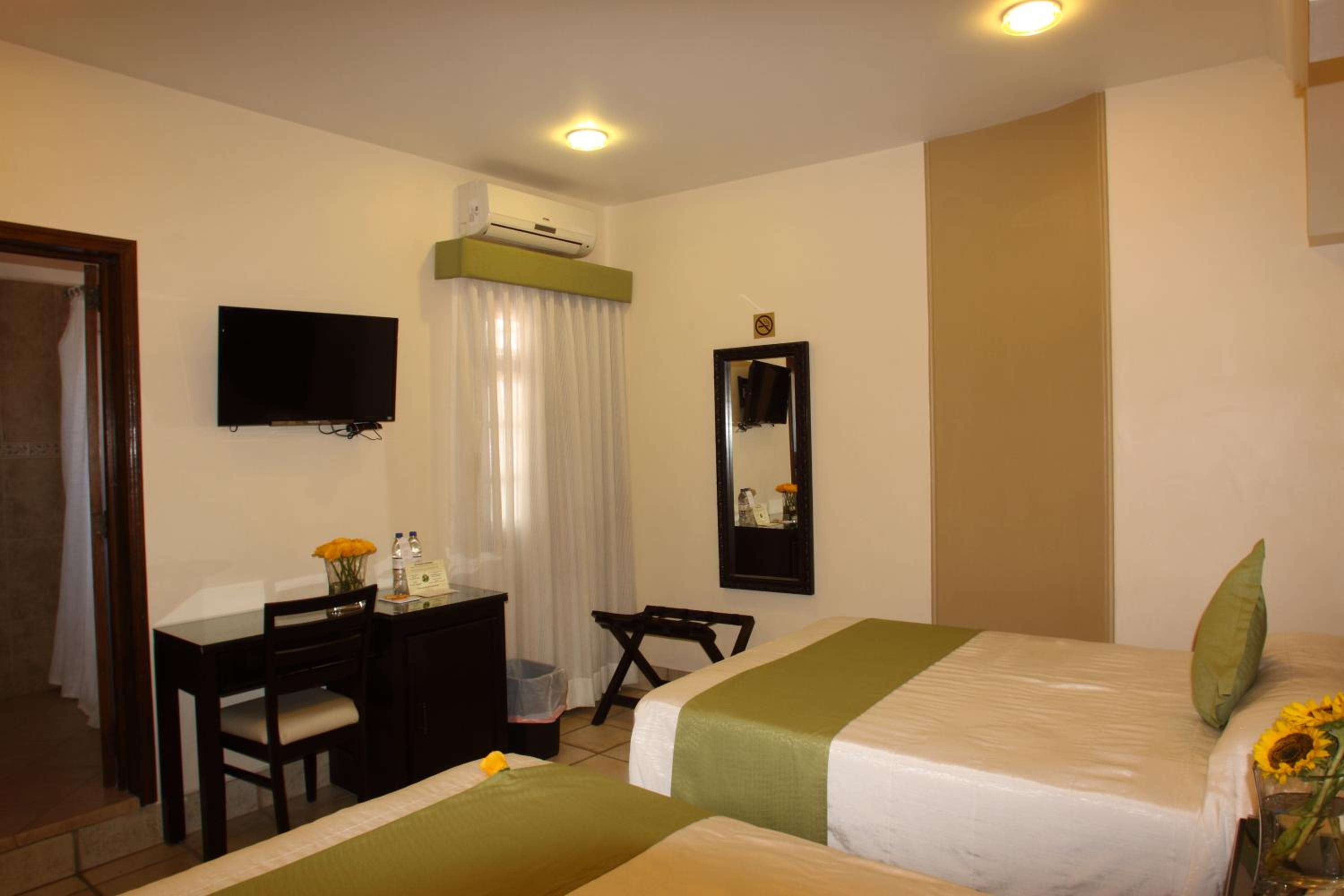 Standard Triple Room - Photo 4