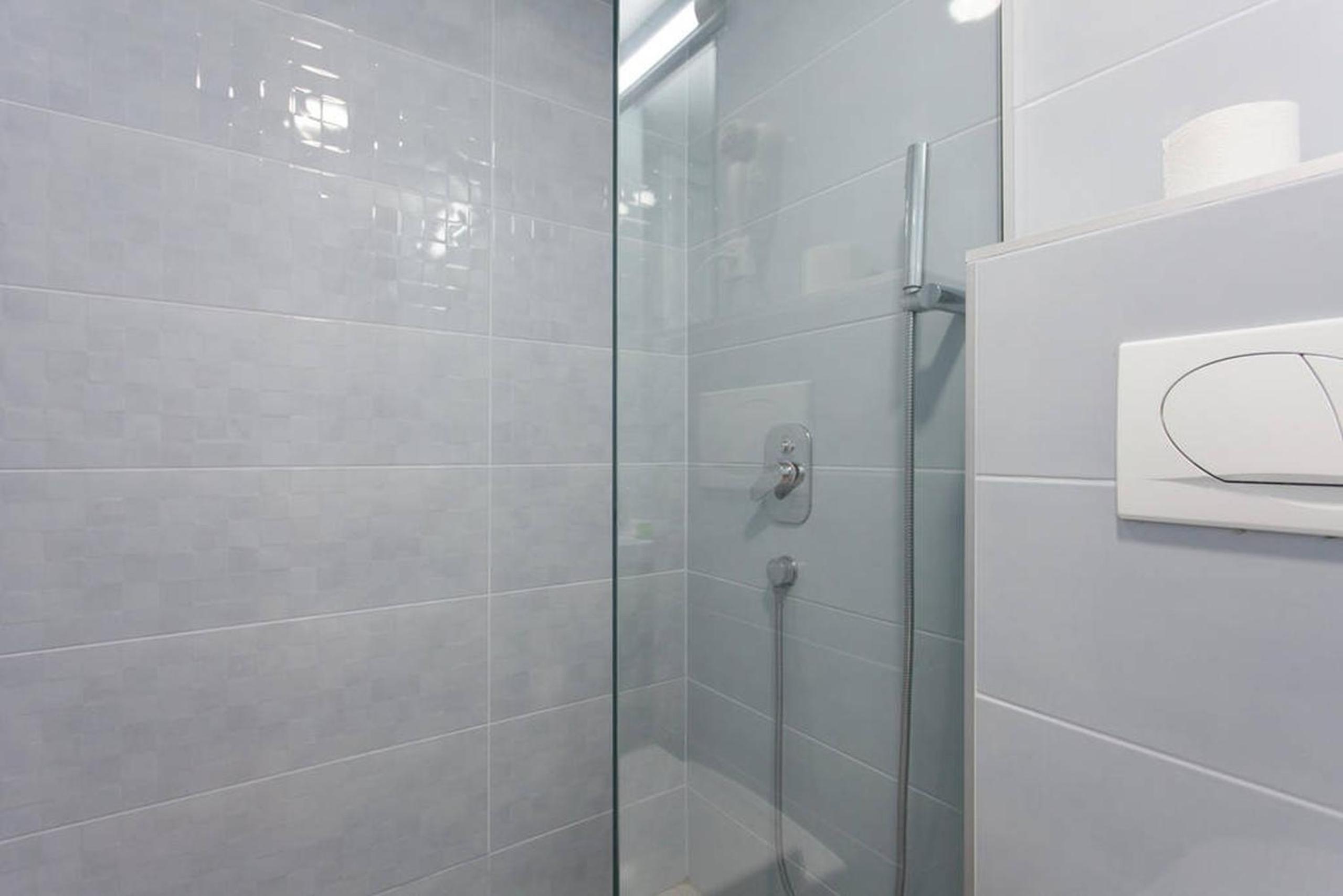 Double Room - Photo 13