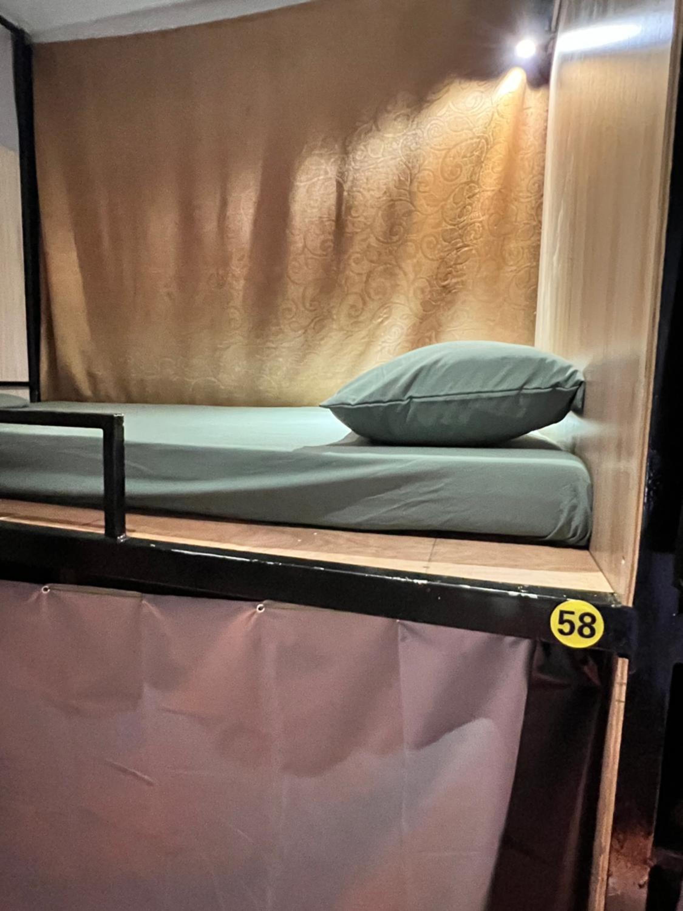 Single Bed in Mixed Dormitory Room photo 3