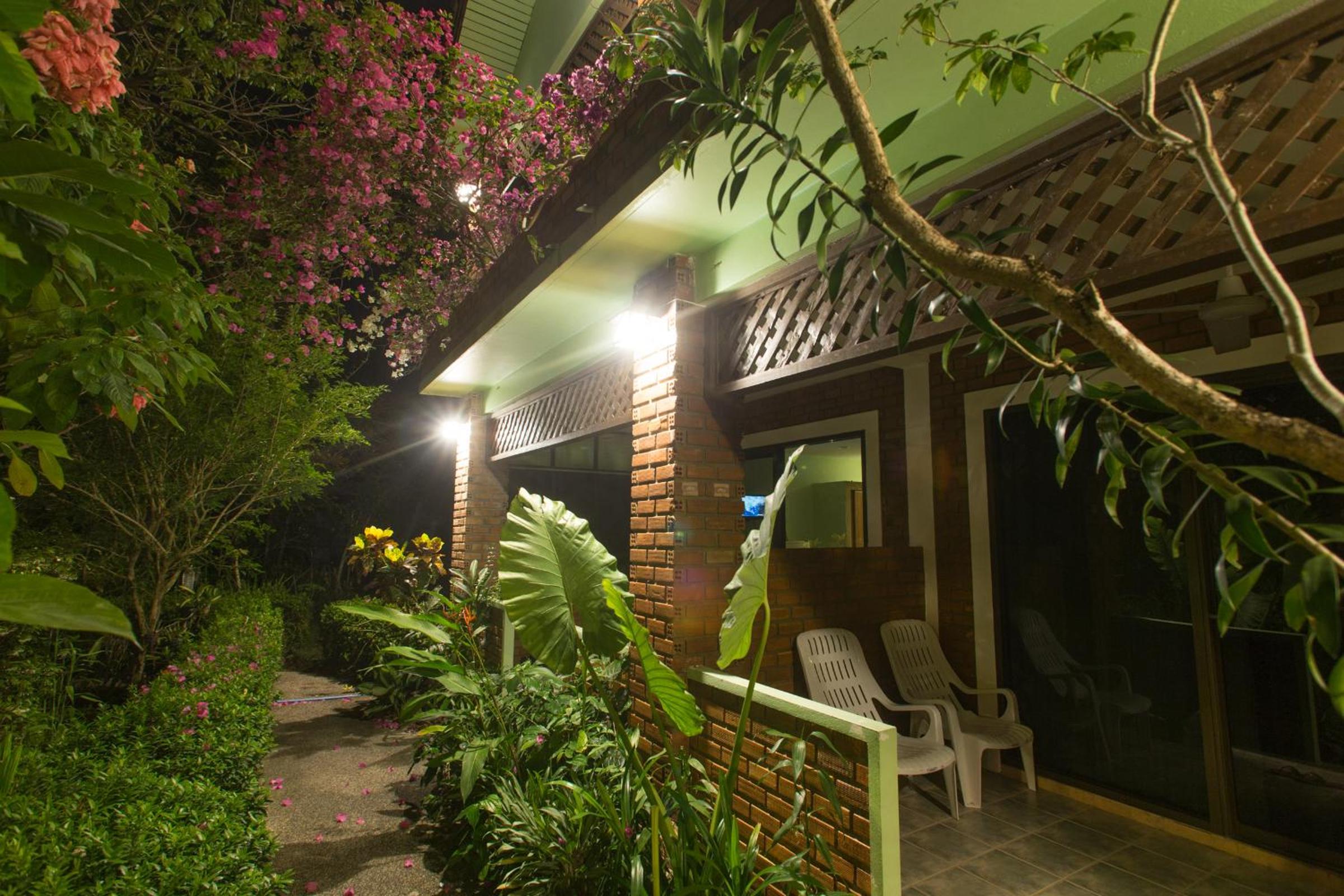 Bungalow with Twin Beds photo 3