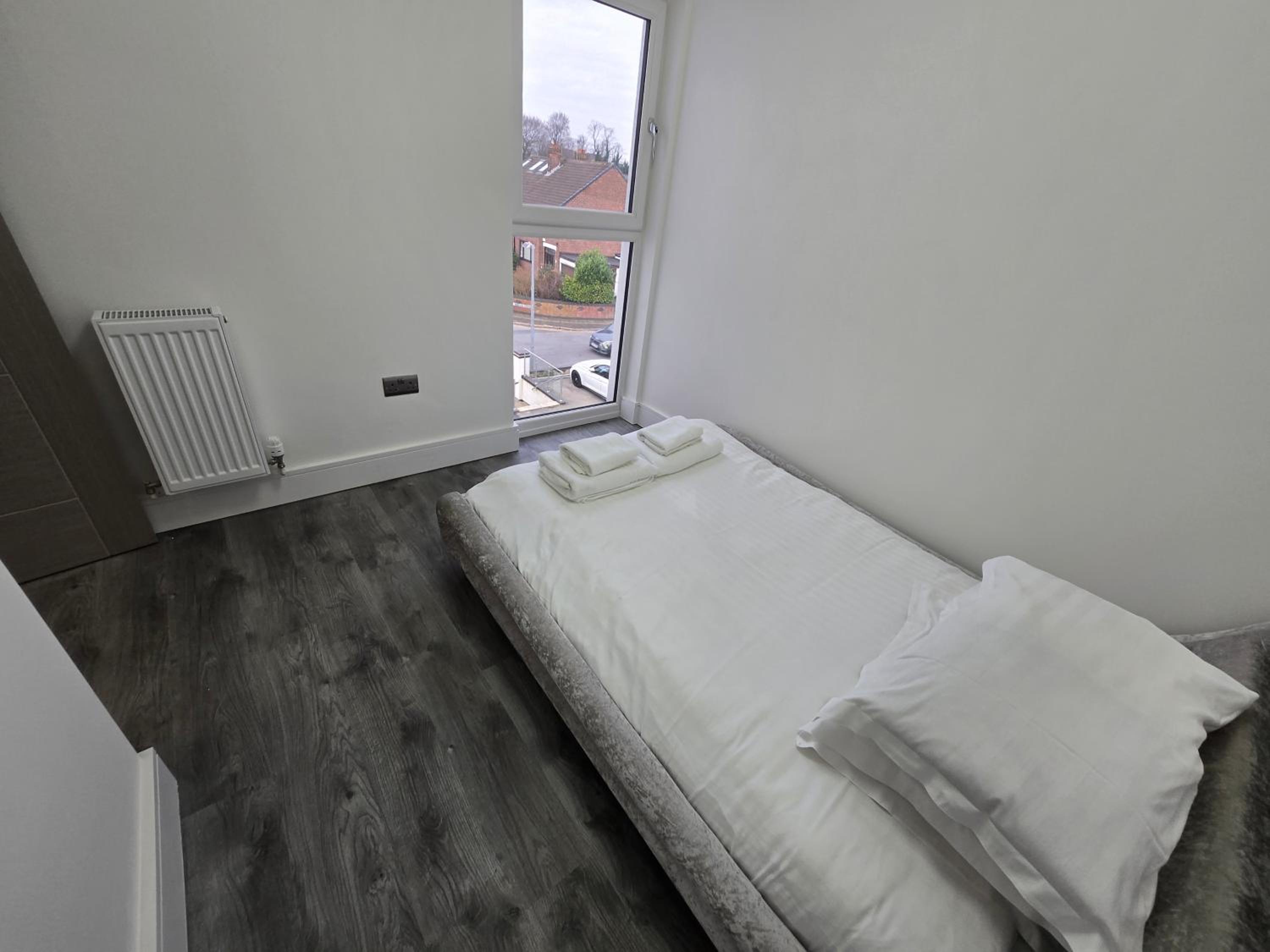 Three-Bedroom Deluxe Apartment photo 2
